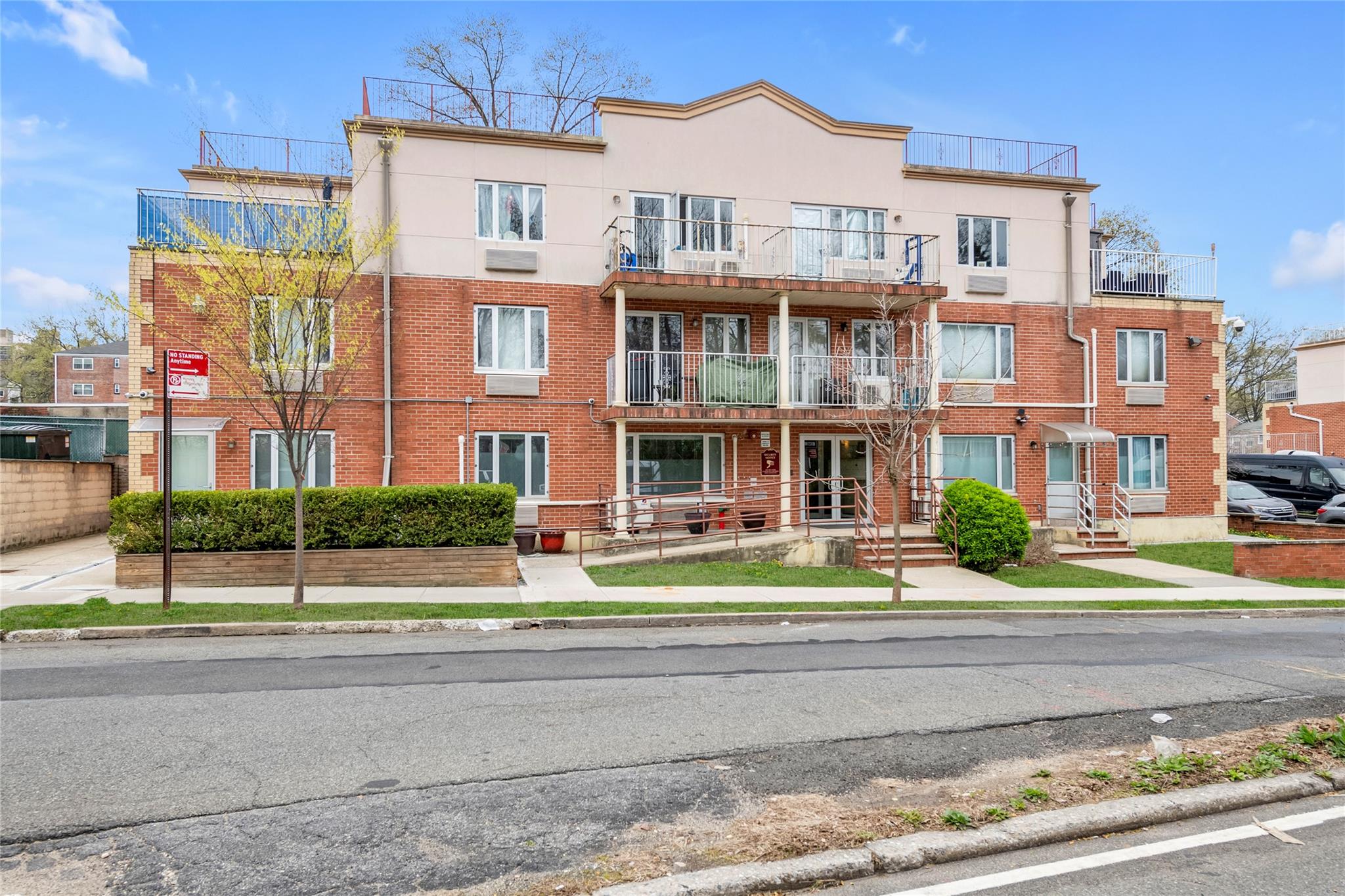 65-06 Grand Central Parkway 1c Property Photo 1