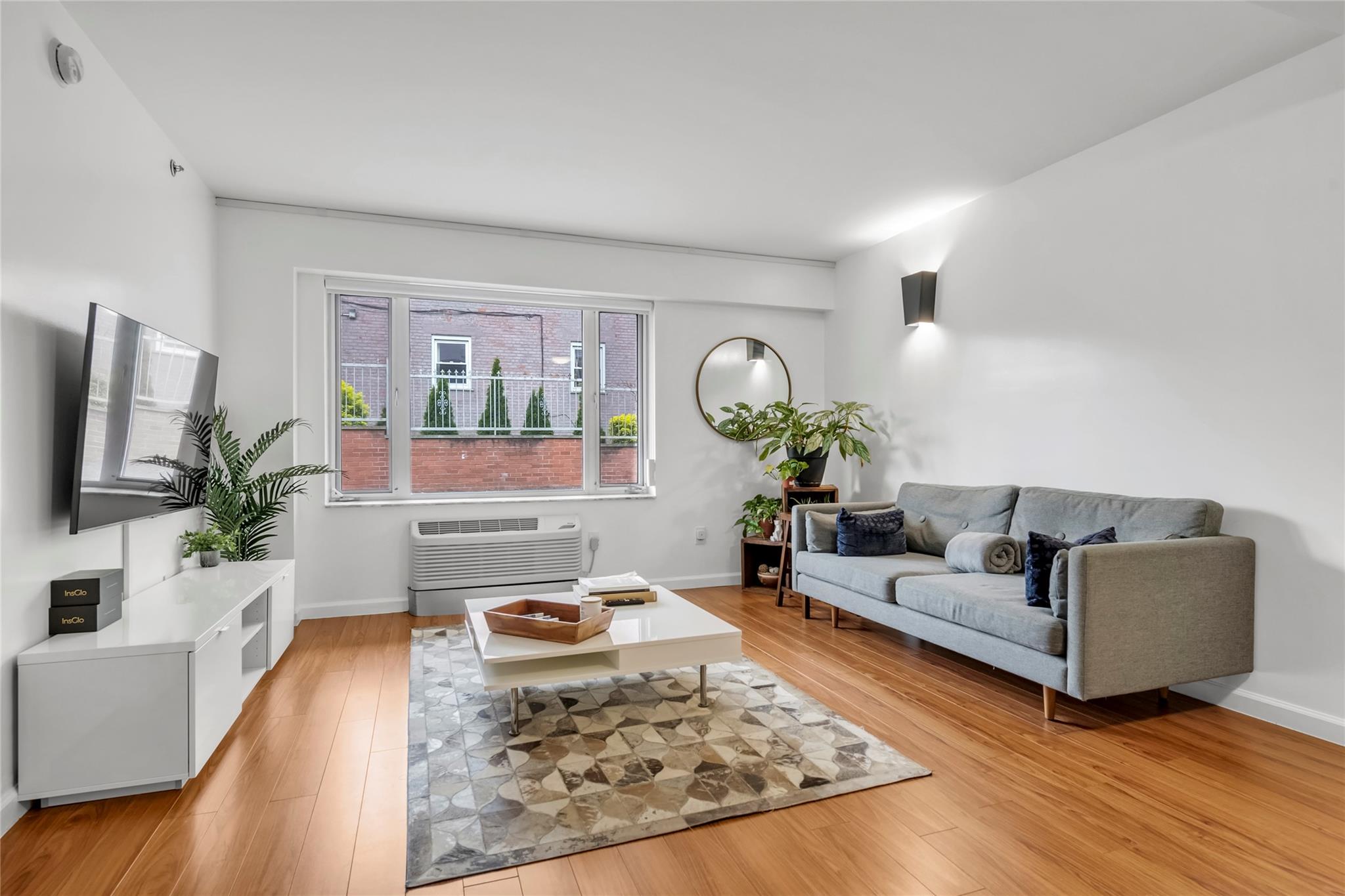 65-06 Grand Central Parkway 1c Property Photo 3
