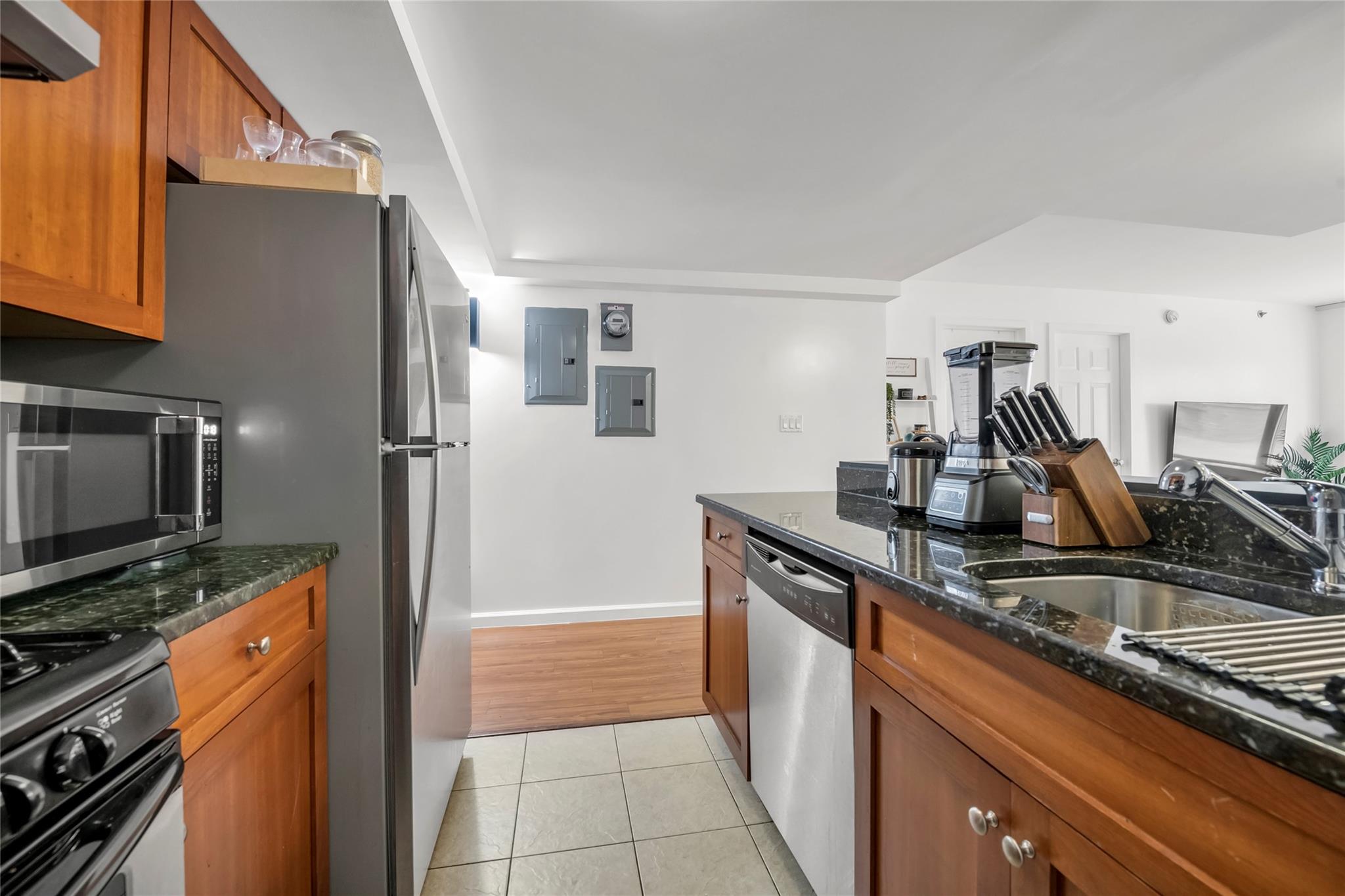 65-06 Grand Central Parkway 1c Property Photo 8