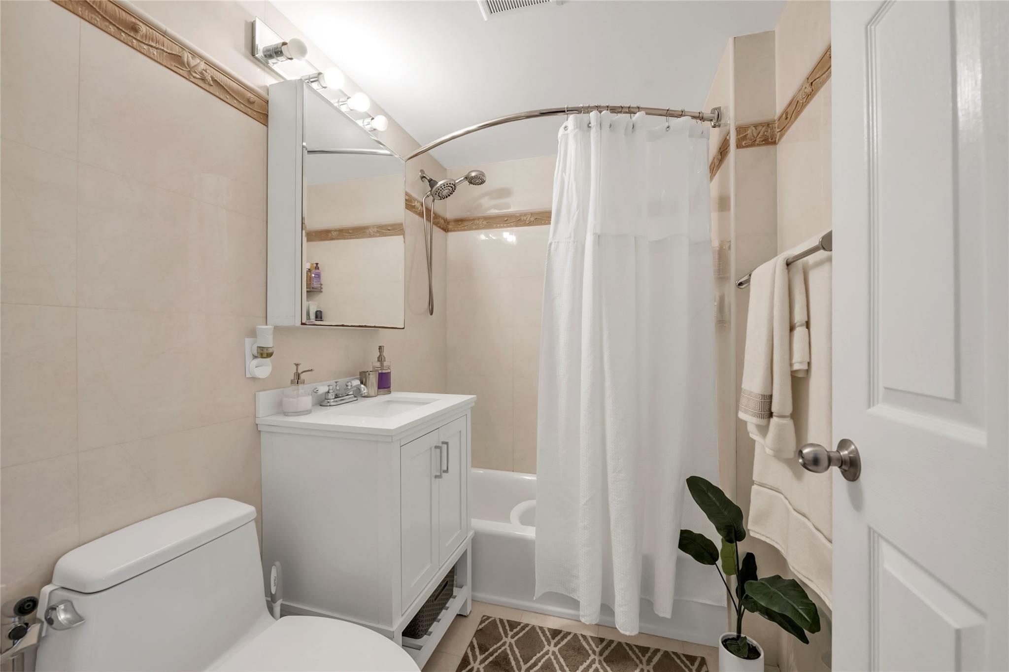 65-06 Grand Central Parkway 1c Property Photo 9