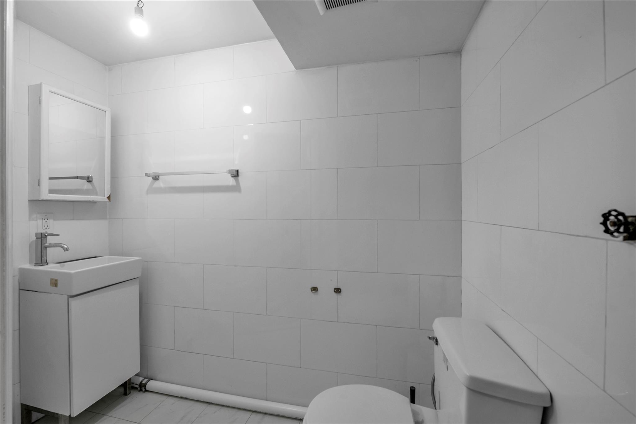 65-06 Grand Central Parkway 1c Property Photo 18
