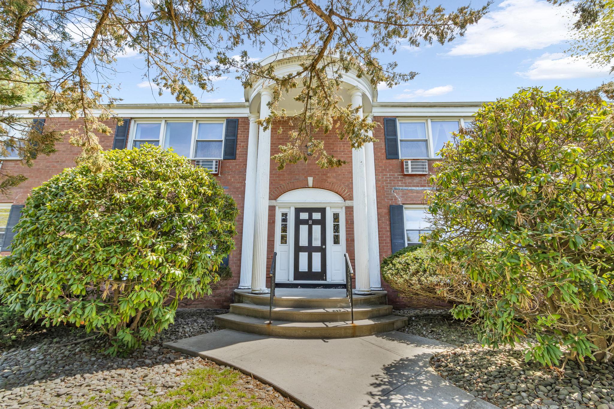 8 Bon Aire Cir 101 Property Photo