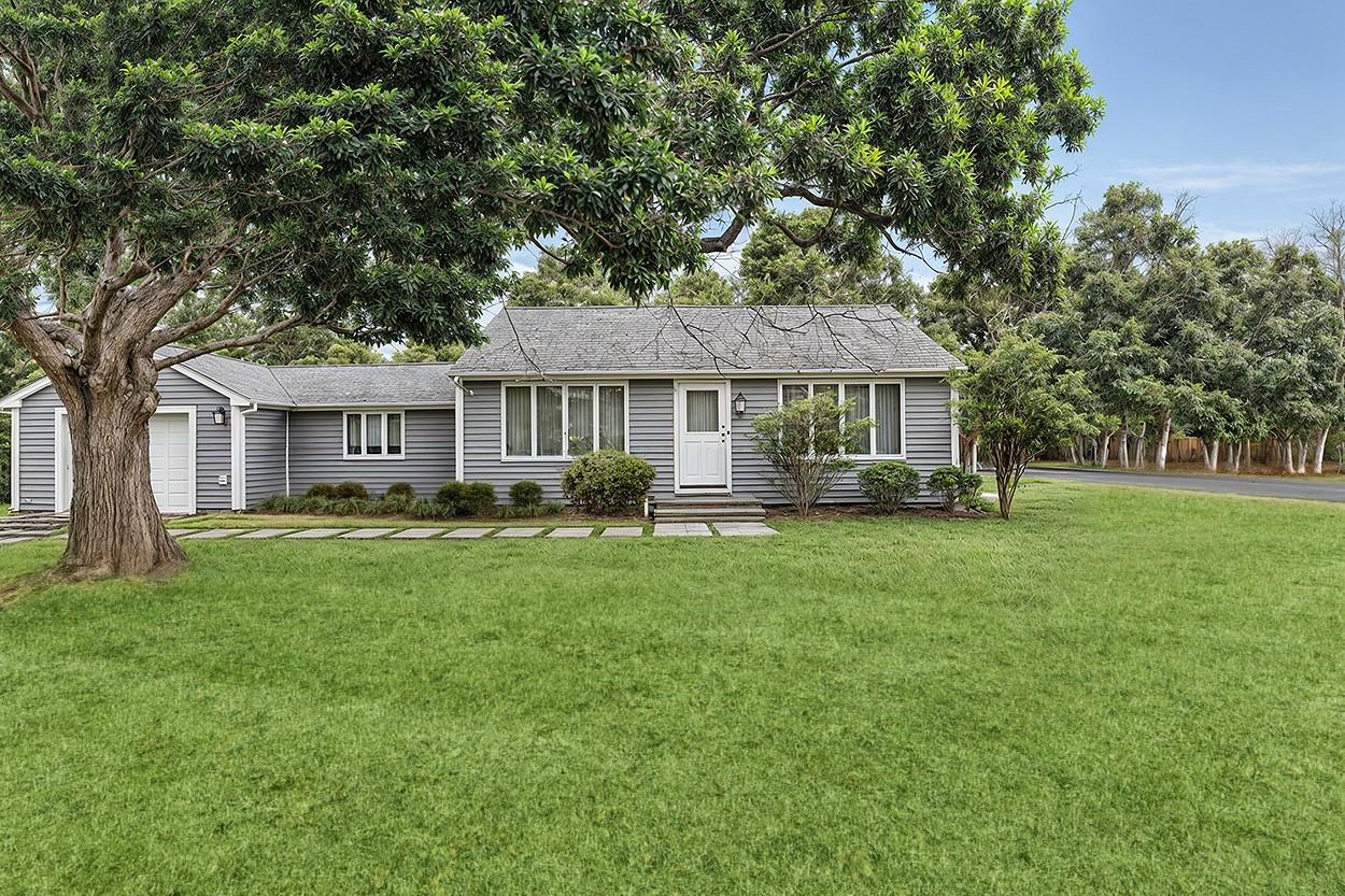 9 Gravel Hill Road Property Photo