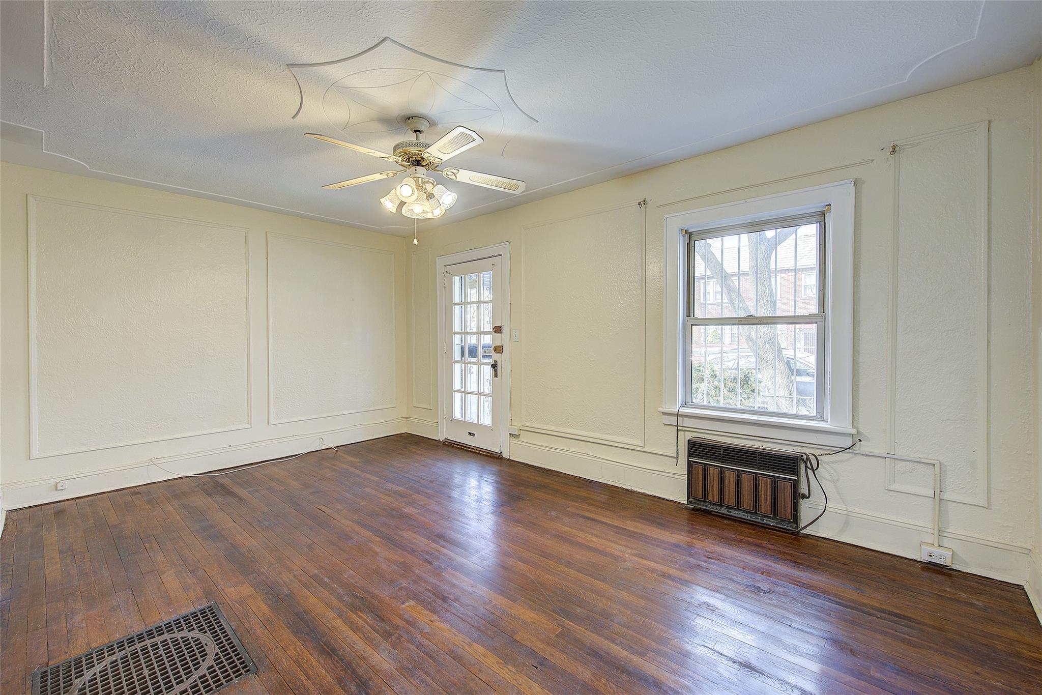 32-55 54th Street Property Photo 7