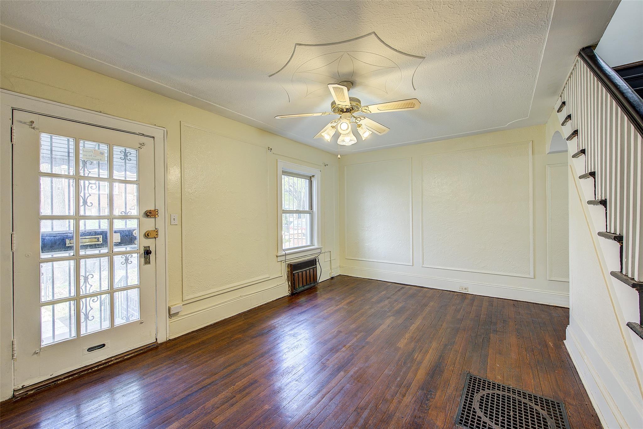 32-55 54th Street Property Photo 14