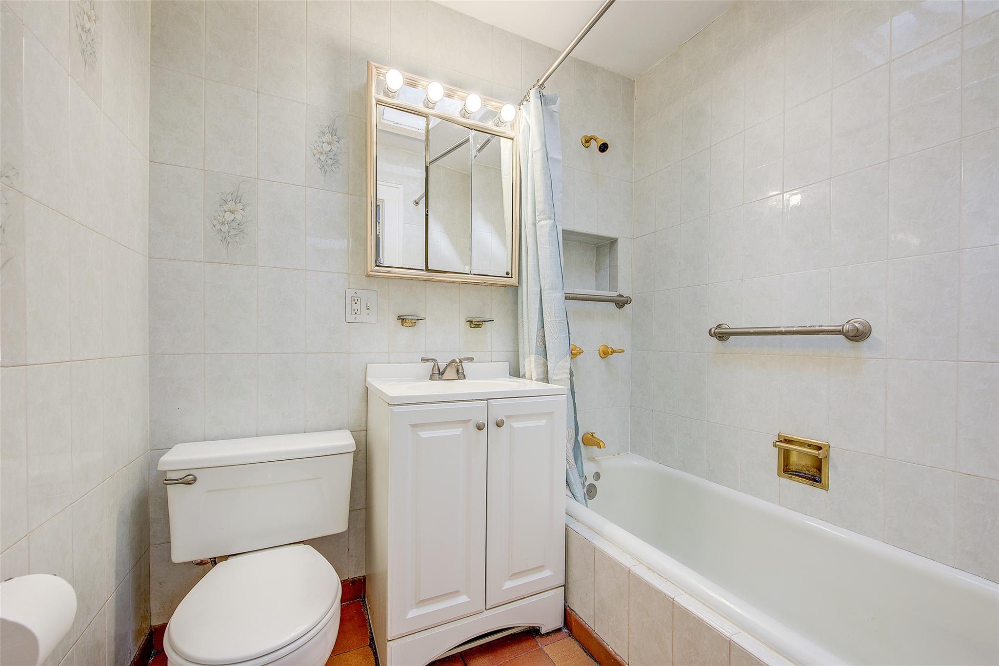 32-55 54th Street Property Photo 18