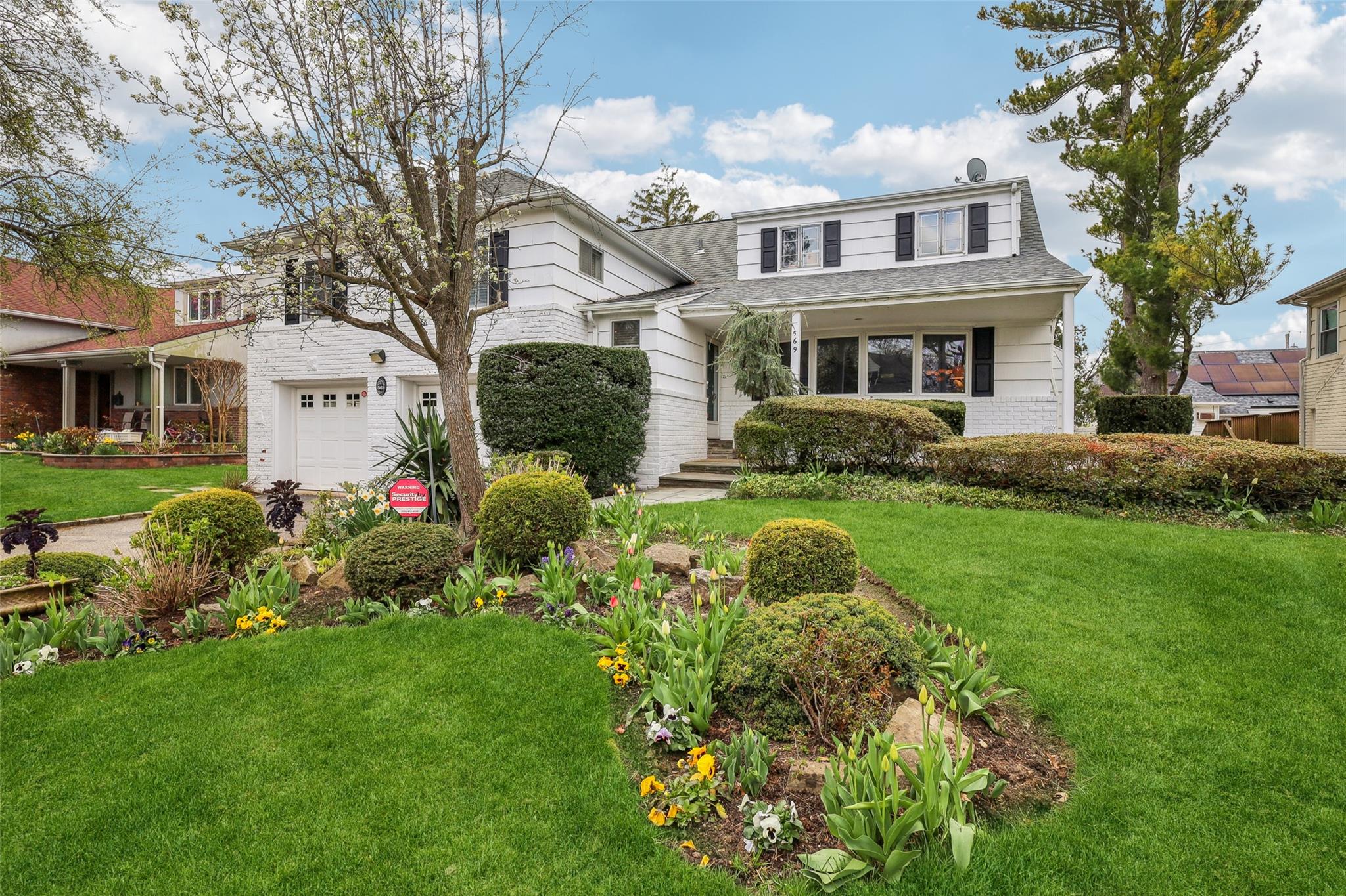 11598 Real Estate Listings Main Image