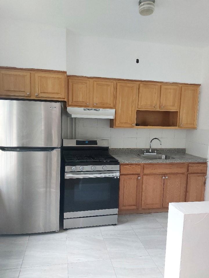 236 Ridgewood Ave Property Photo