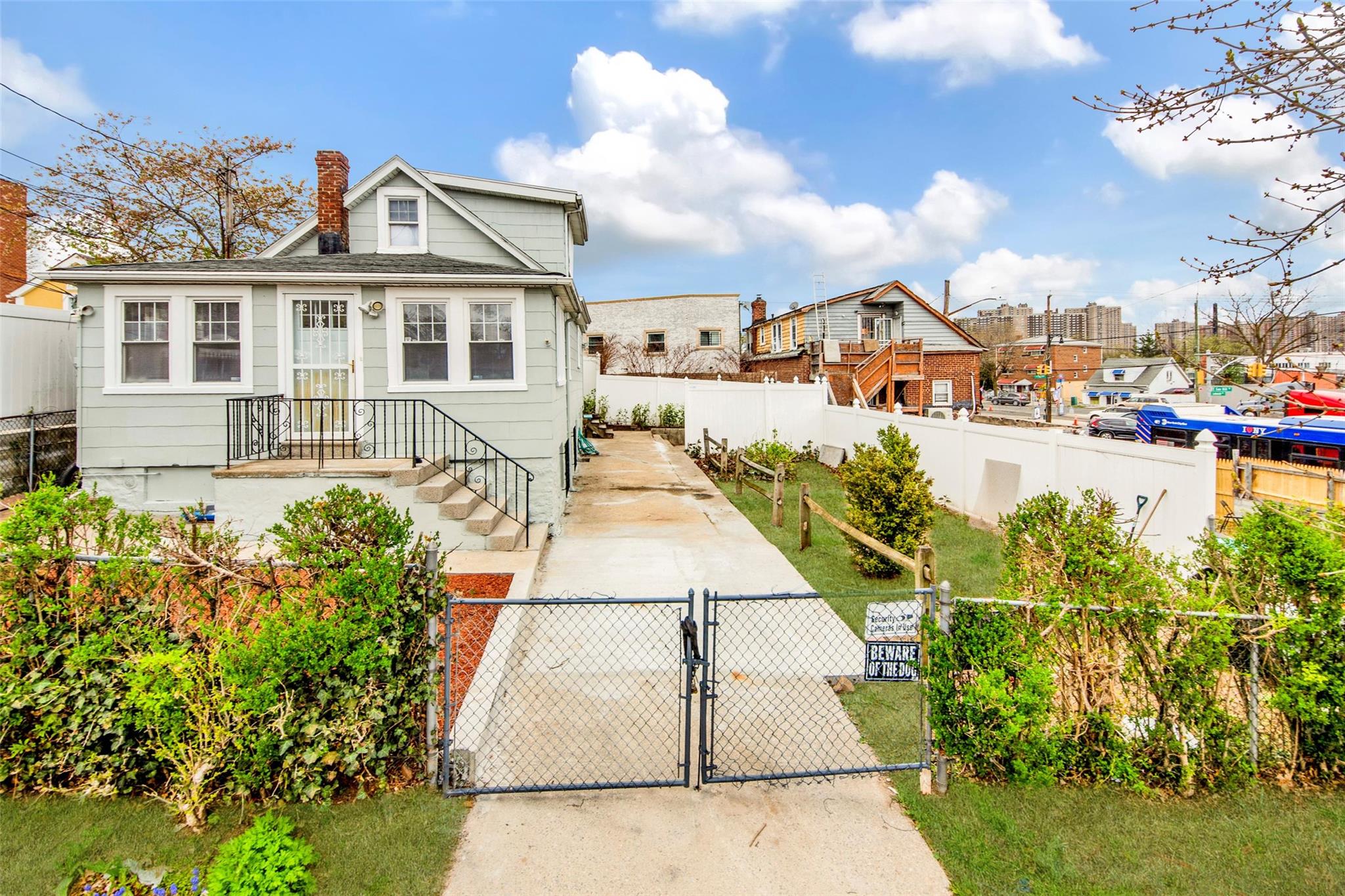 1663 Allerton Avenue Property Photo