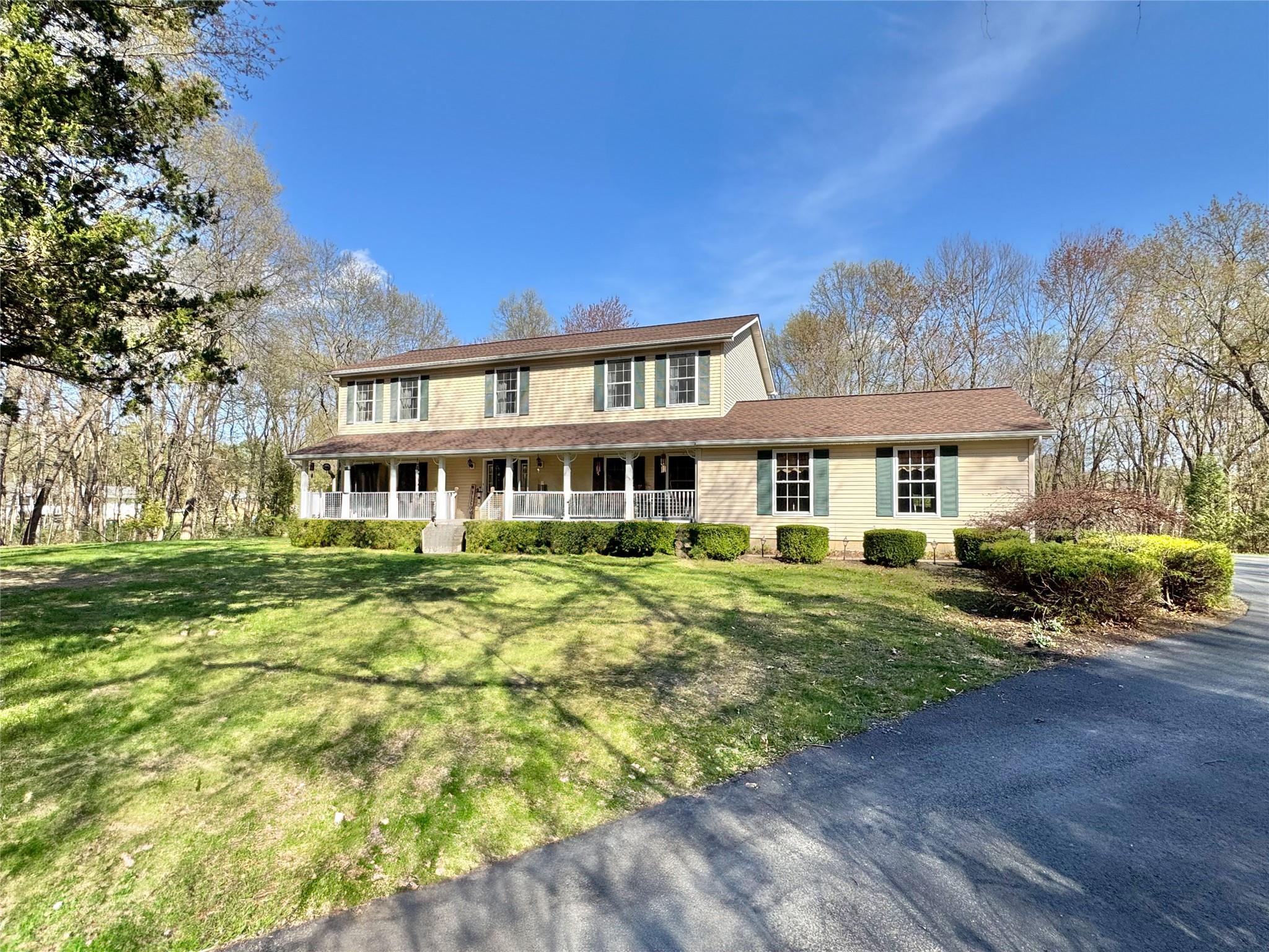 319 Garrison Woods Ln Property Photo