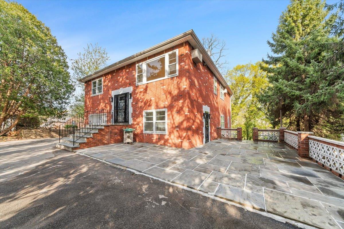 10 Mohawk Road Property Photo