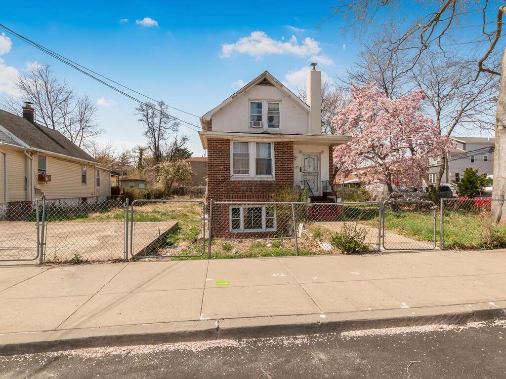 1765 Needham Ave Property Photo