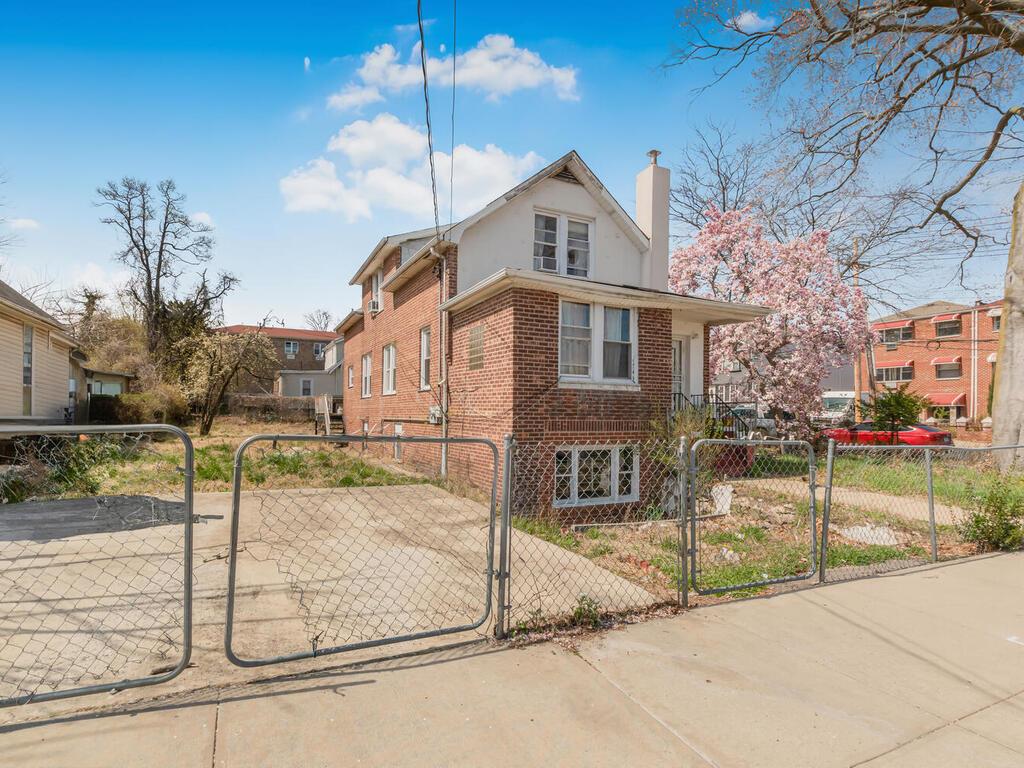 1765 Needham Avenue Property Photo 2