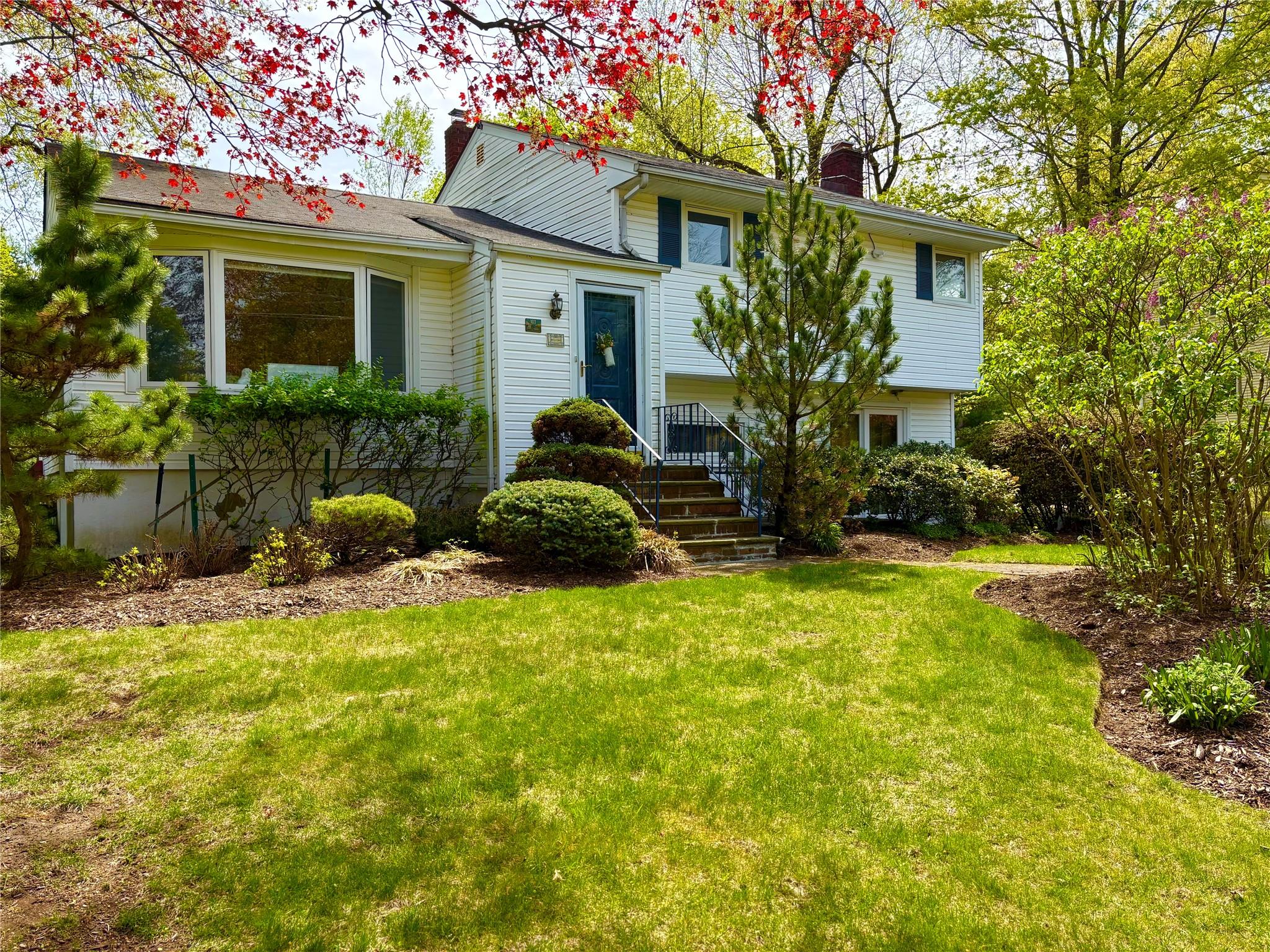 103 S Nauraushaun Road Property Photo 1
