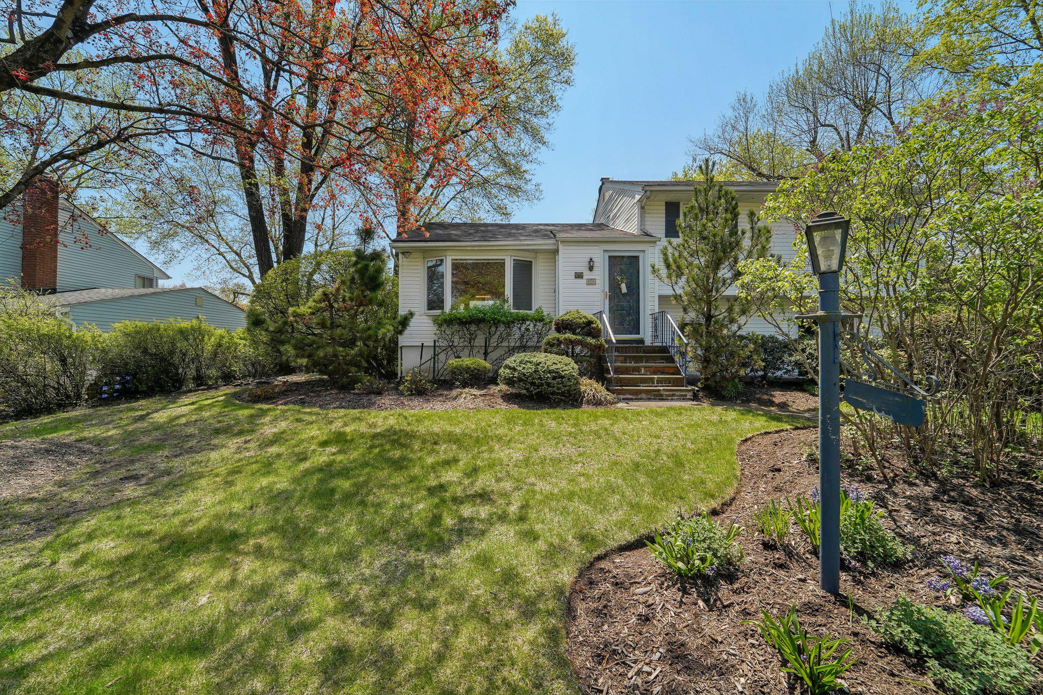 103 S Nauraushaun Road Property Photo 4