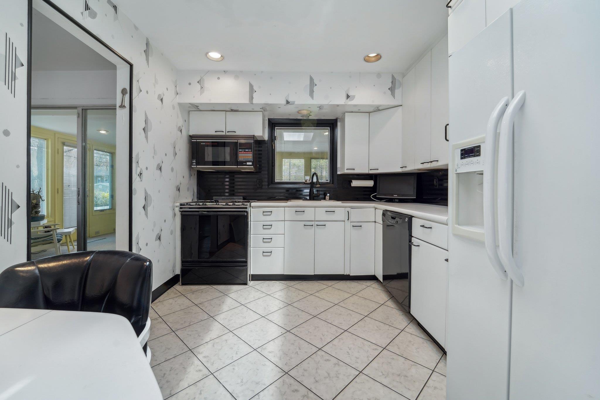 103 S Nauraushaun Road Property Photo 11