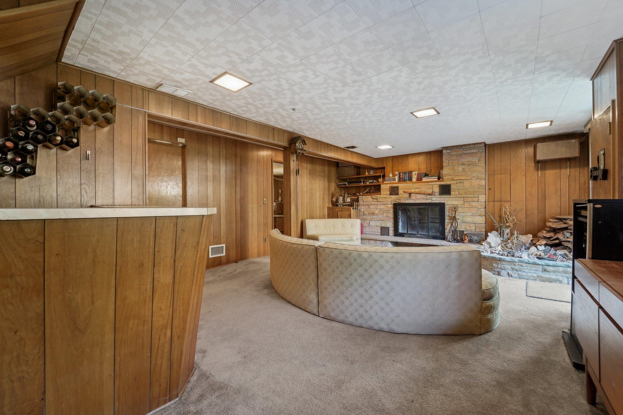 103 S Nauraushaun Road Property Photo 18