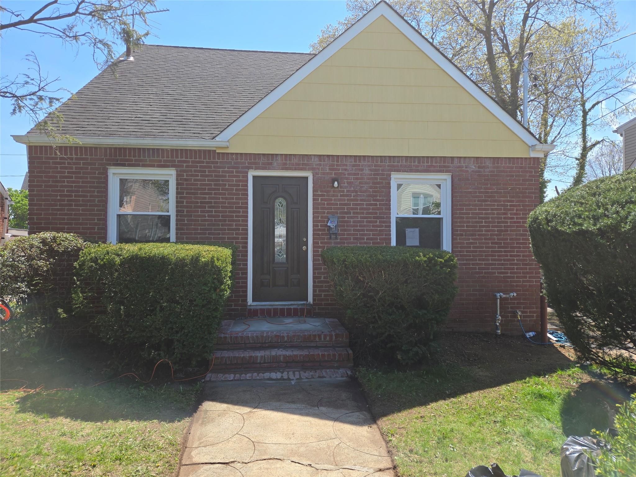 Chestnut Street School Real Estate Listings Main Image