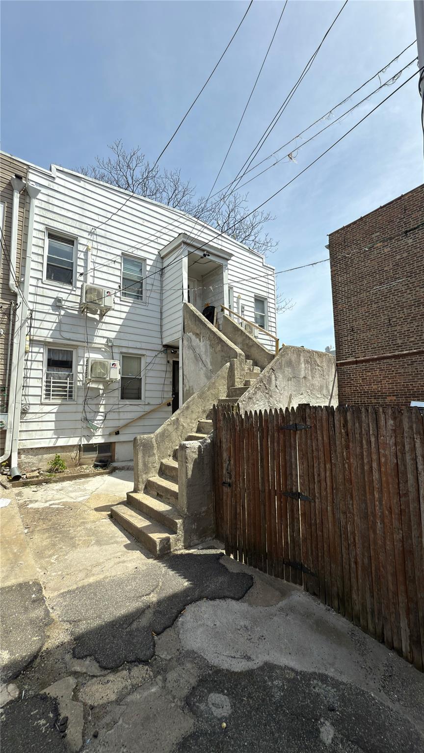 5507 103rd Street Property Photo 3