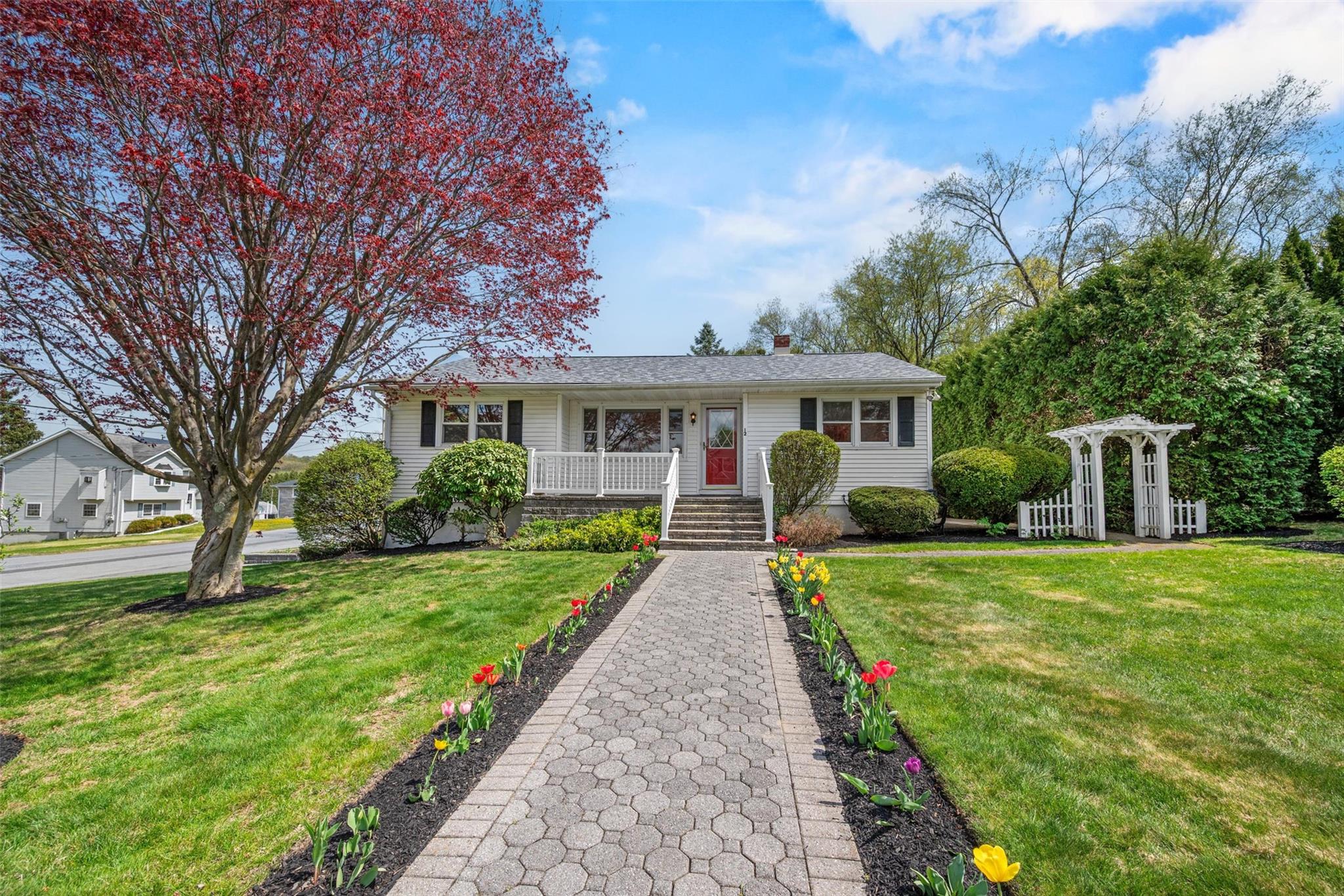 12 Oak Street Property Photo