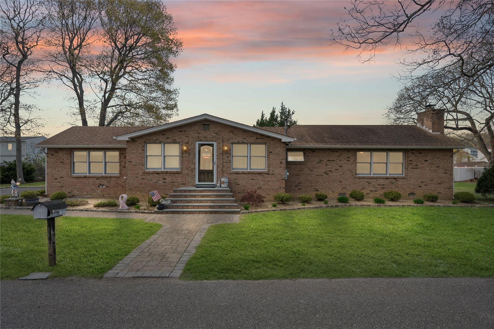 407 Albert Street Property Photo