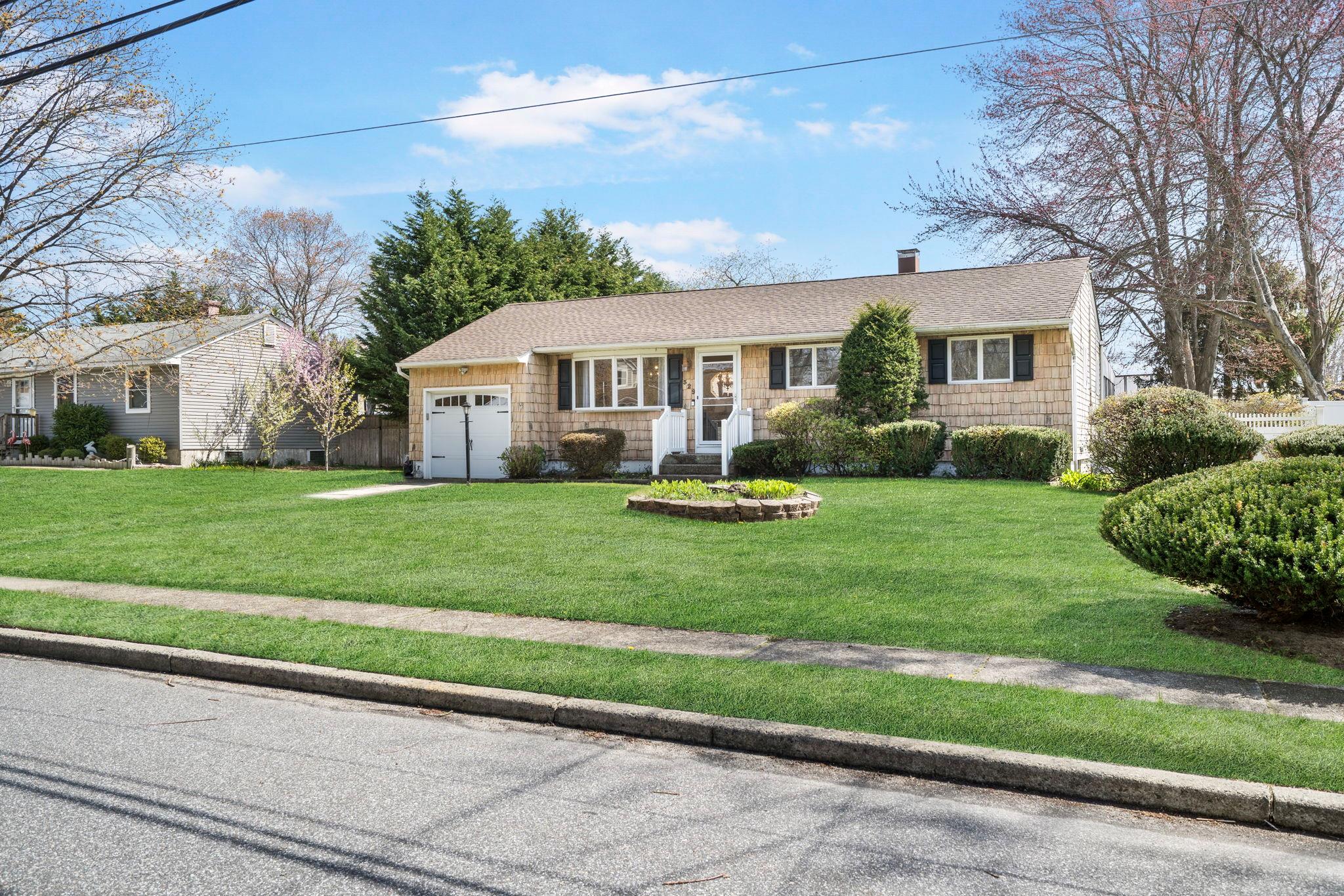 Holbrook Real Estate Listings Main Image