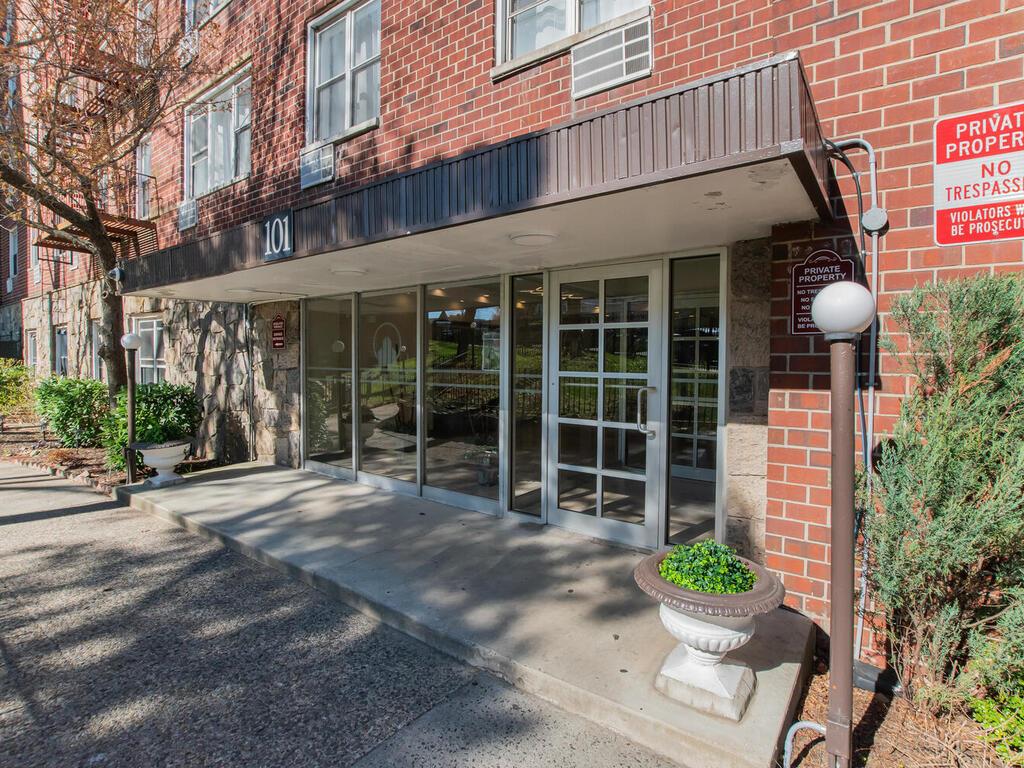 101 Highland Ave Property Photo
