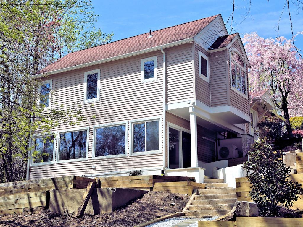 216 Woodhampton Drive Property Photo 4