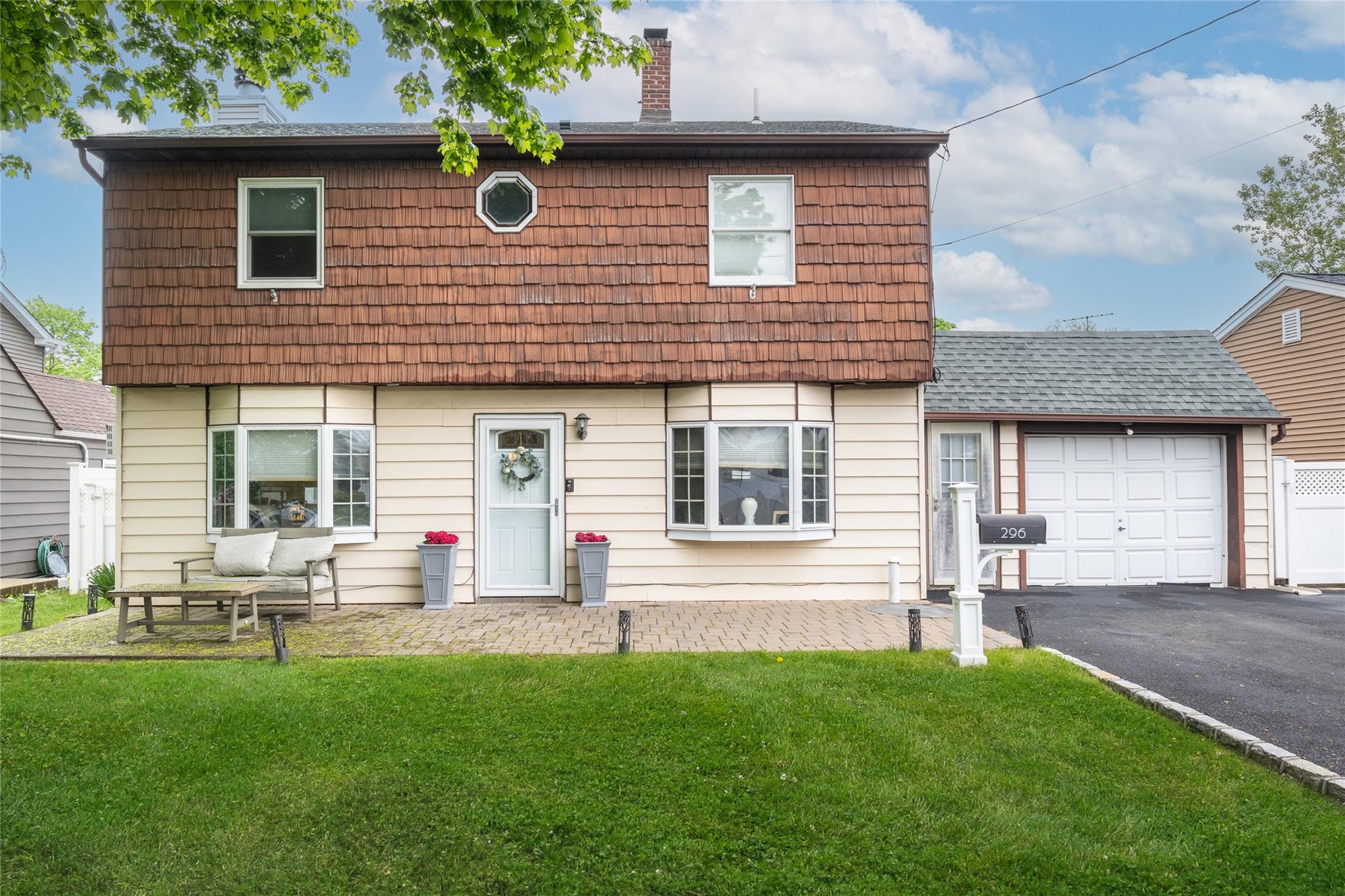 296 Jerome Avenue Property Photo 1
