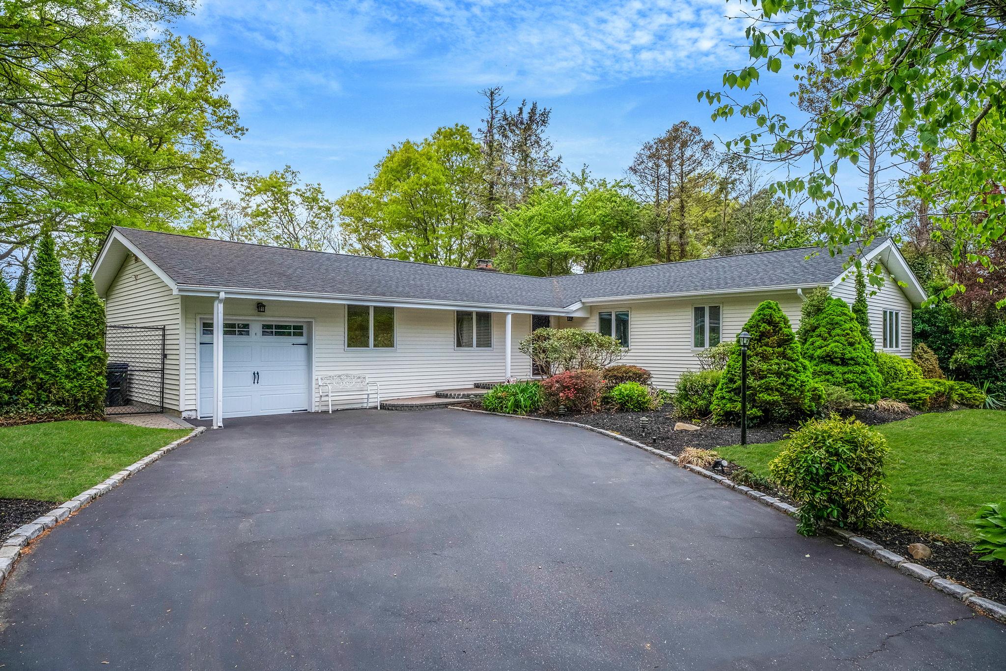 57 Seward Drive Property Photo
