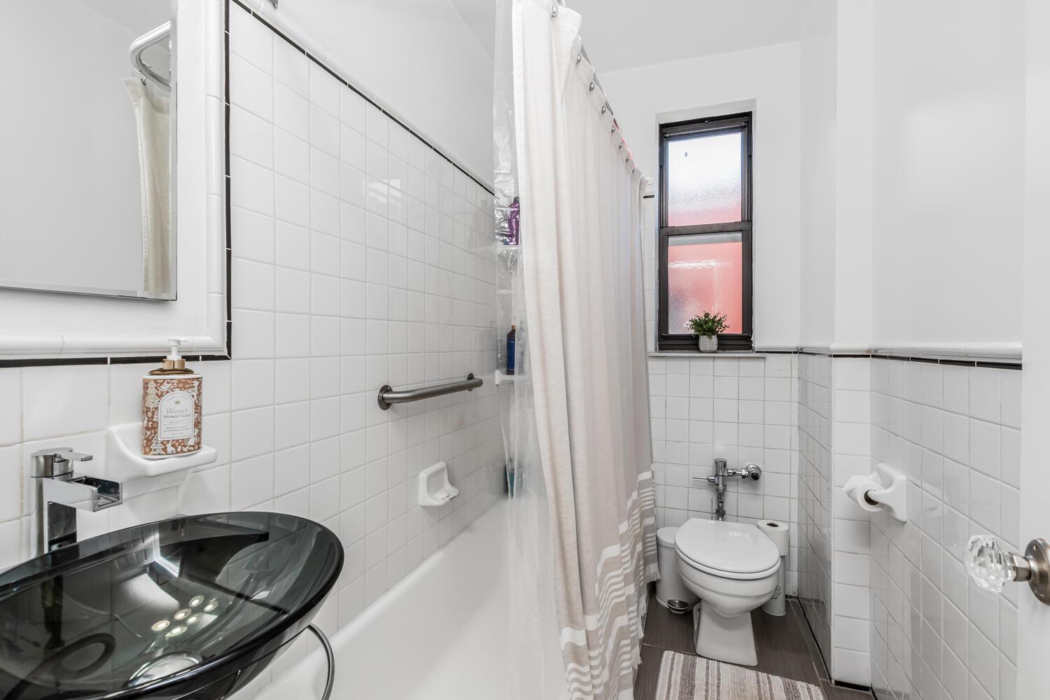 512 Kappock Street 3j Property Photo 11