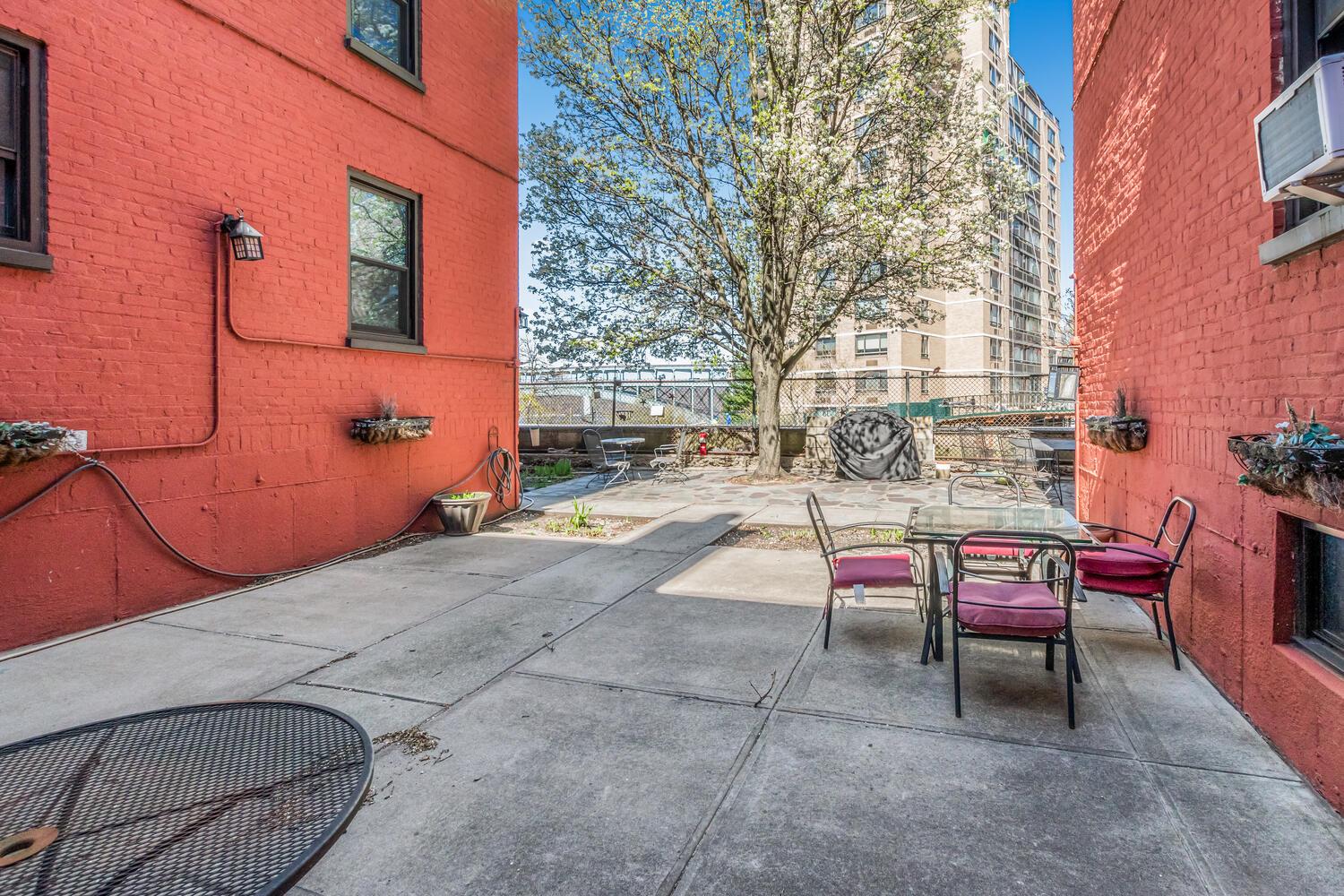 512 Kappock Street 3j Property Photo 17