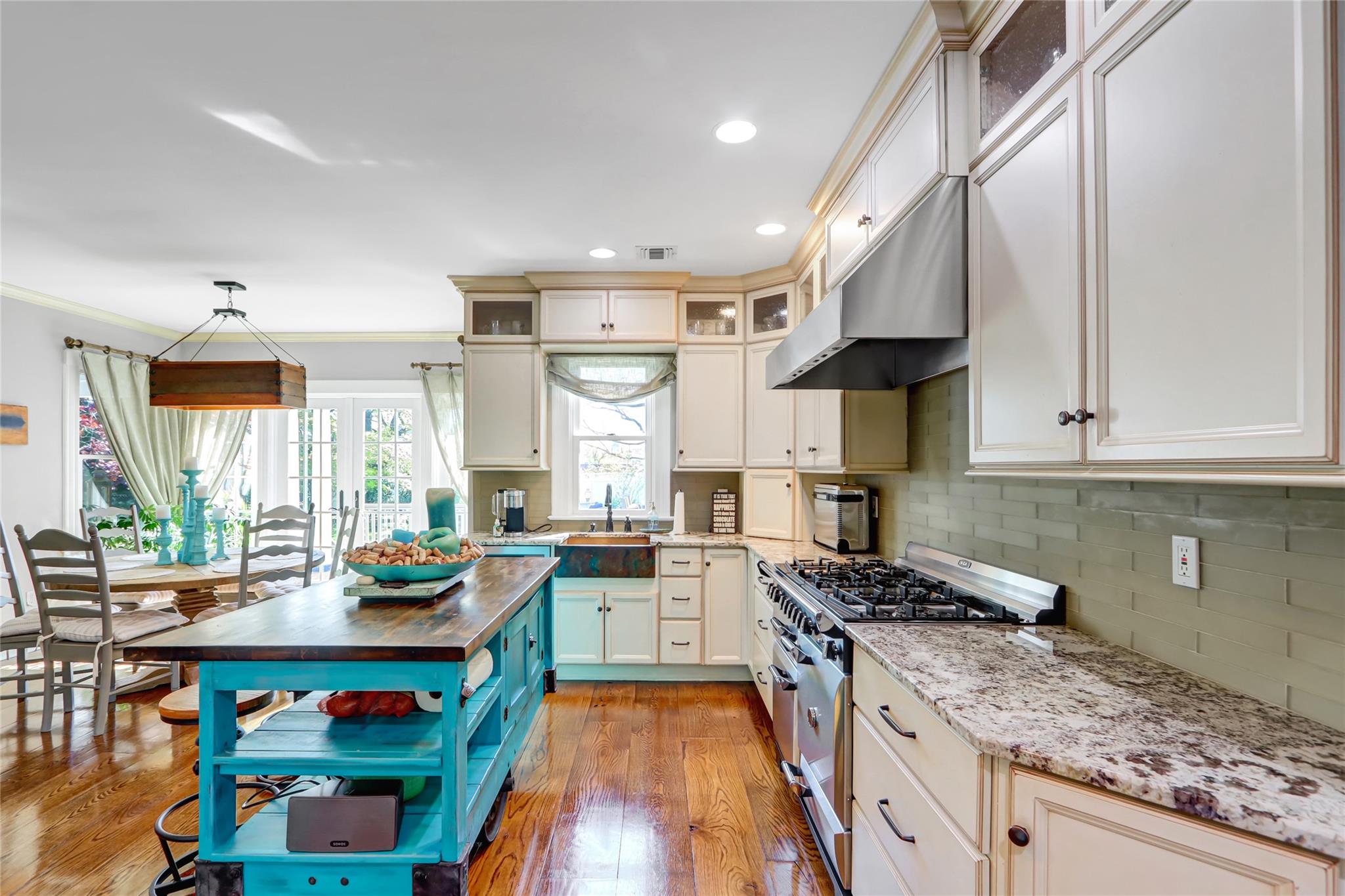 20 Irving Place Property Photo 16