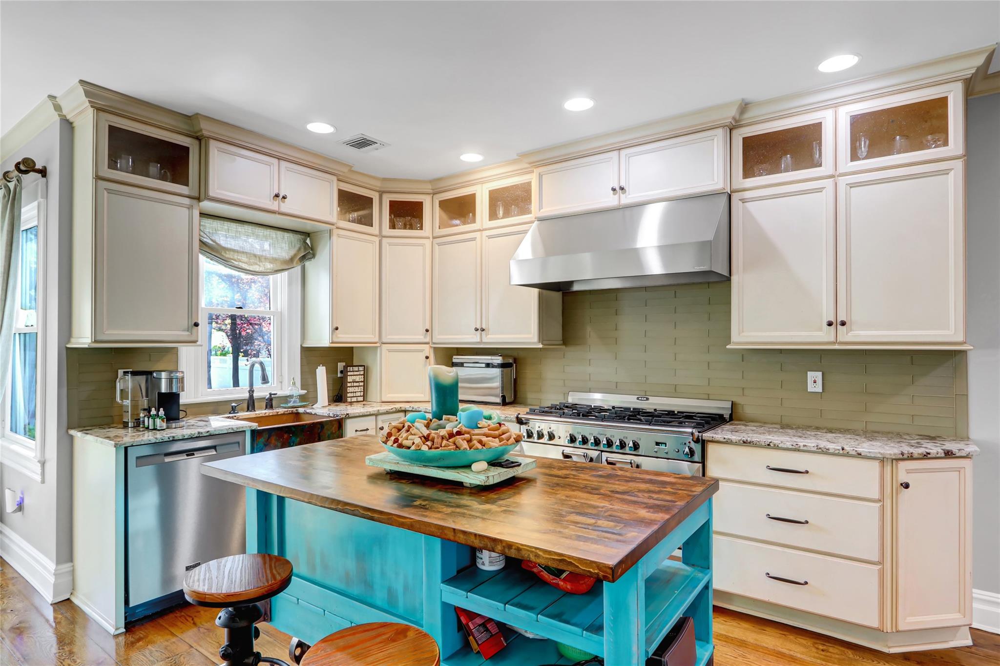 20 Irving Place Property Photo 17