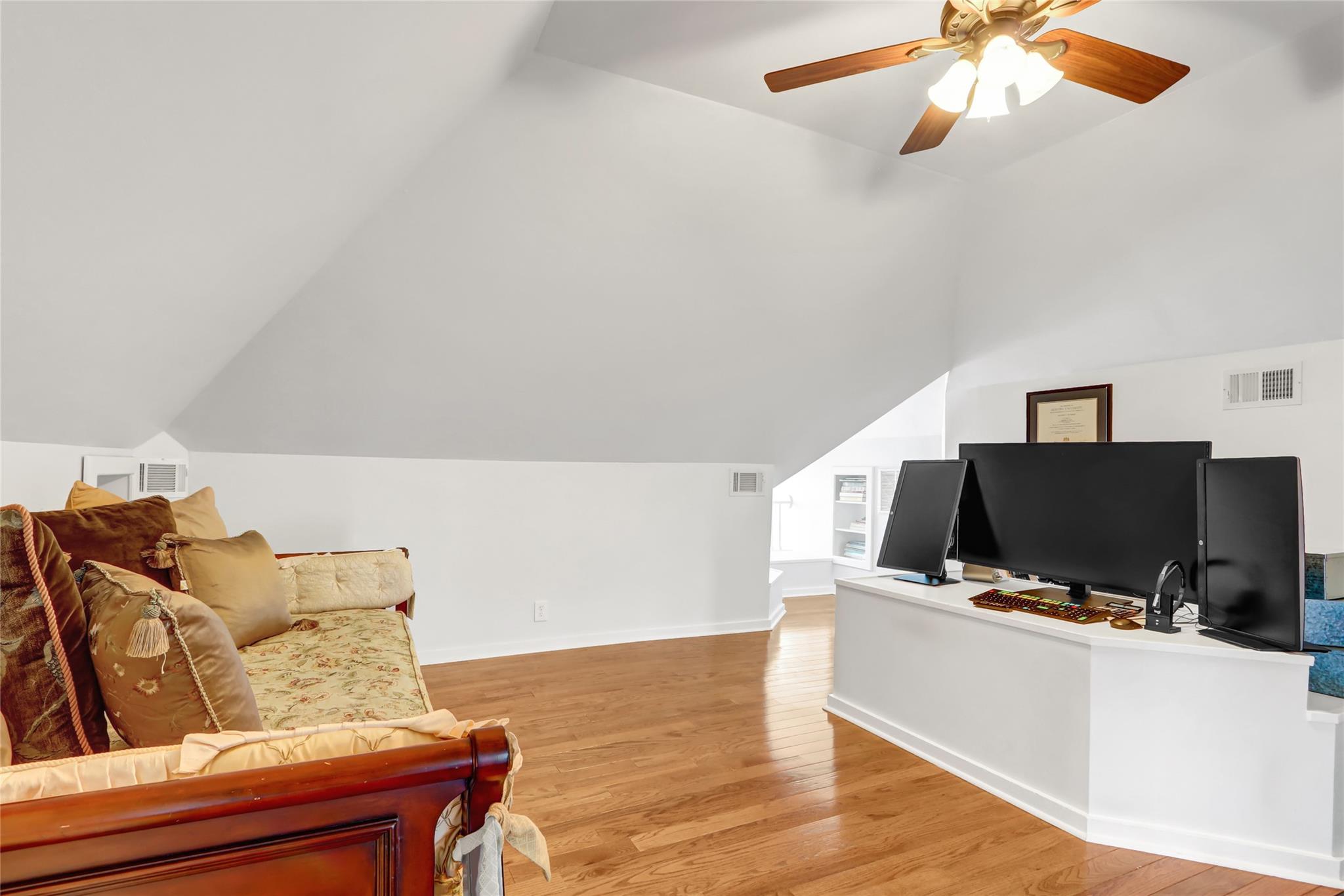 20 Irving Place Property Photo 34