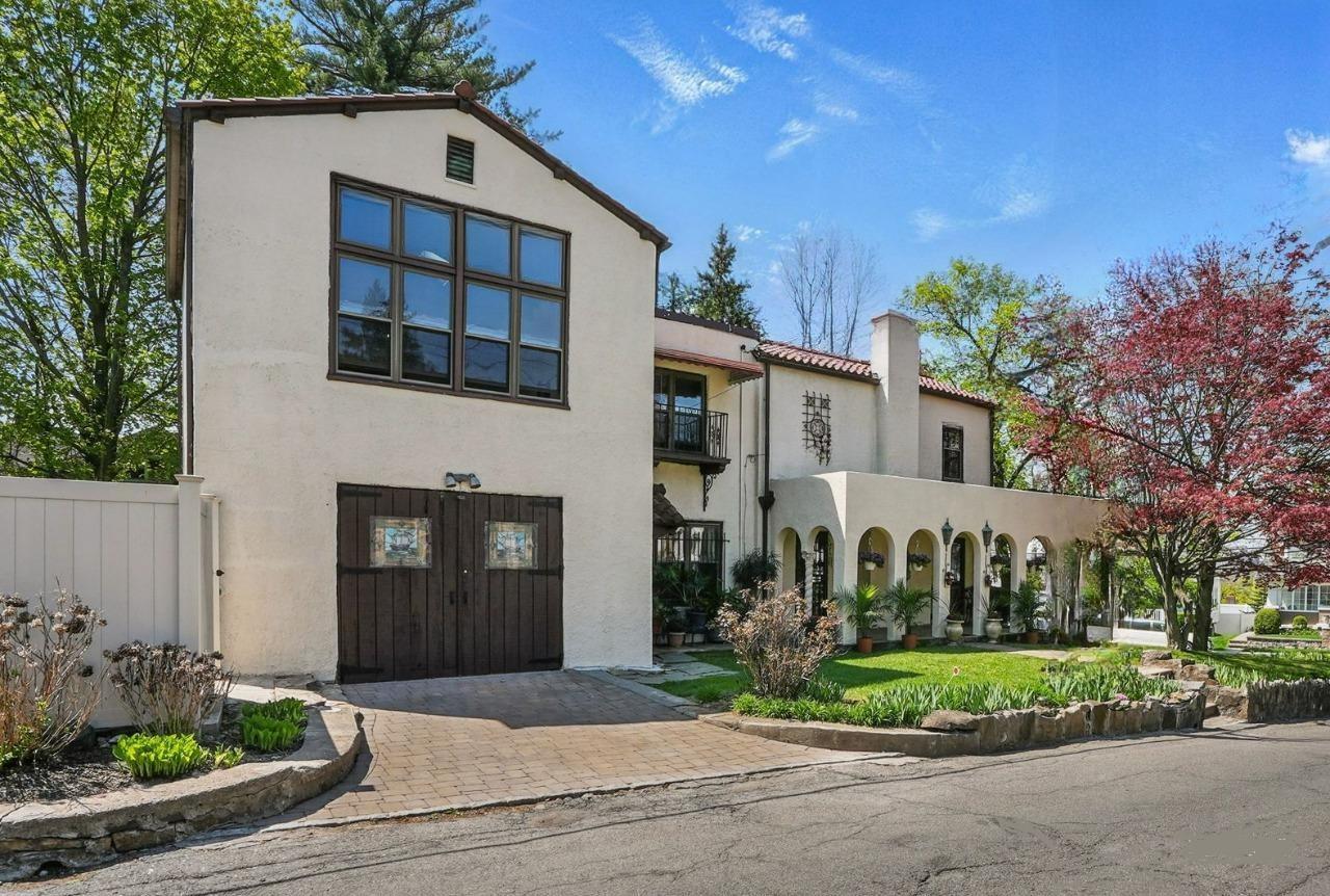 Yonkers Middle School Real Estate Listings Main Image
