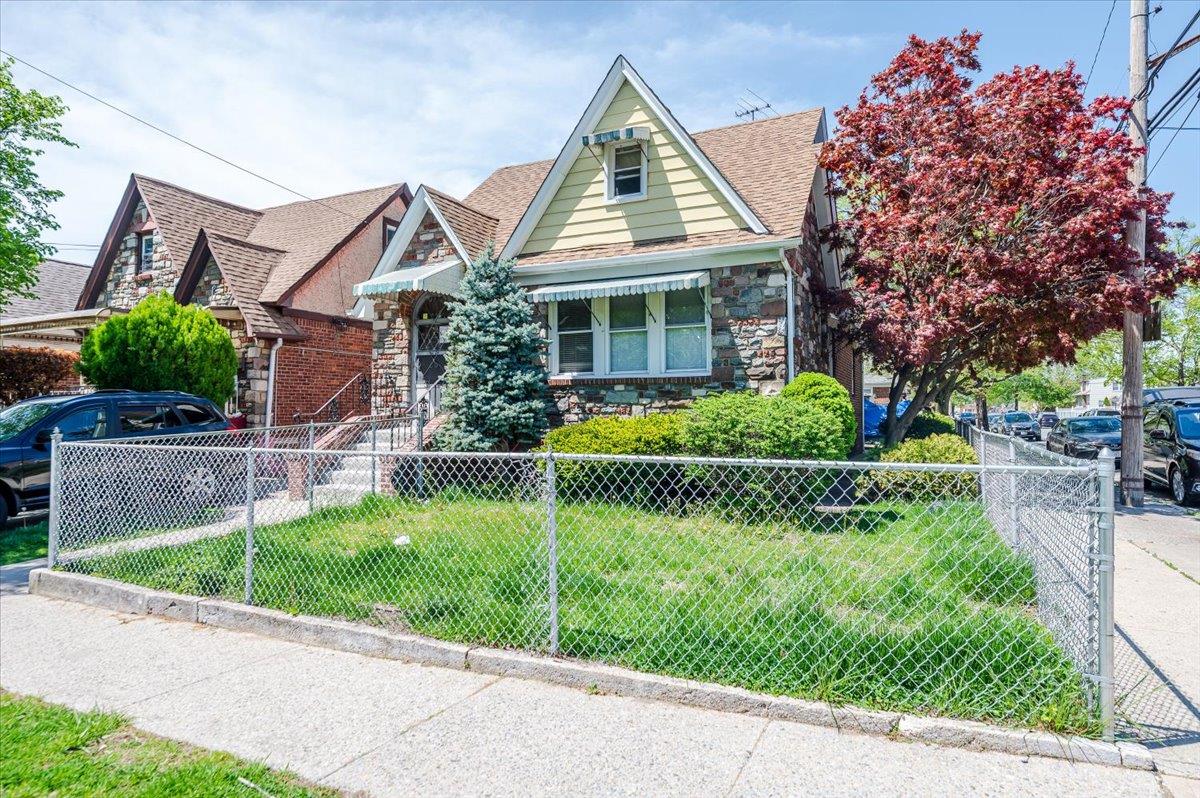 177-37 137 Avenue Property Photo 1
