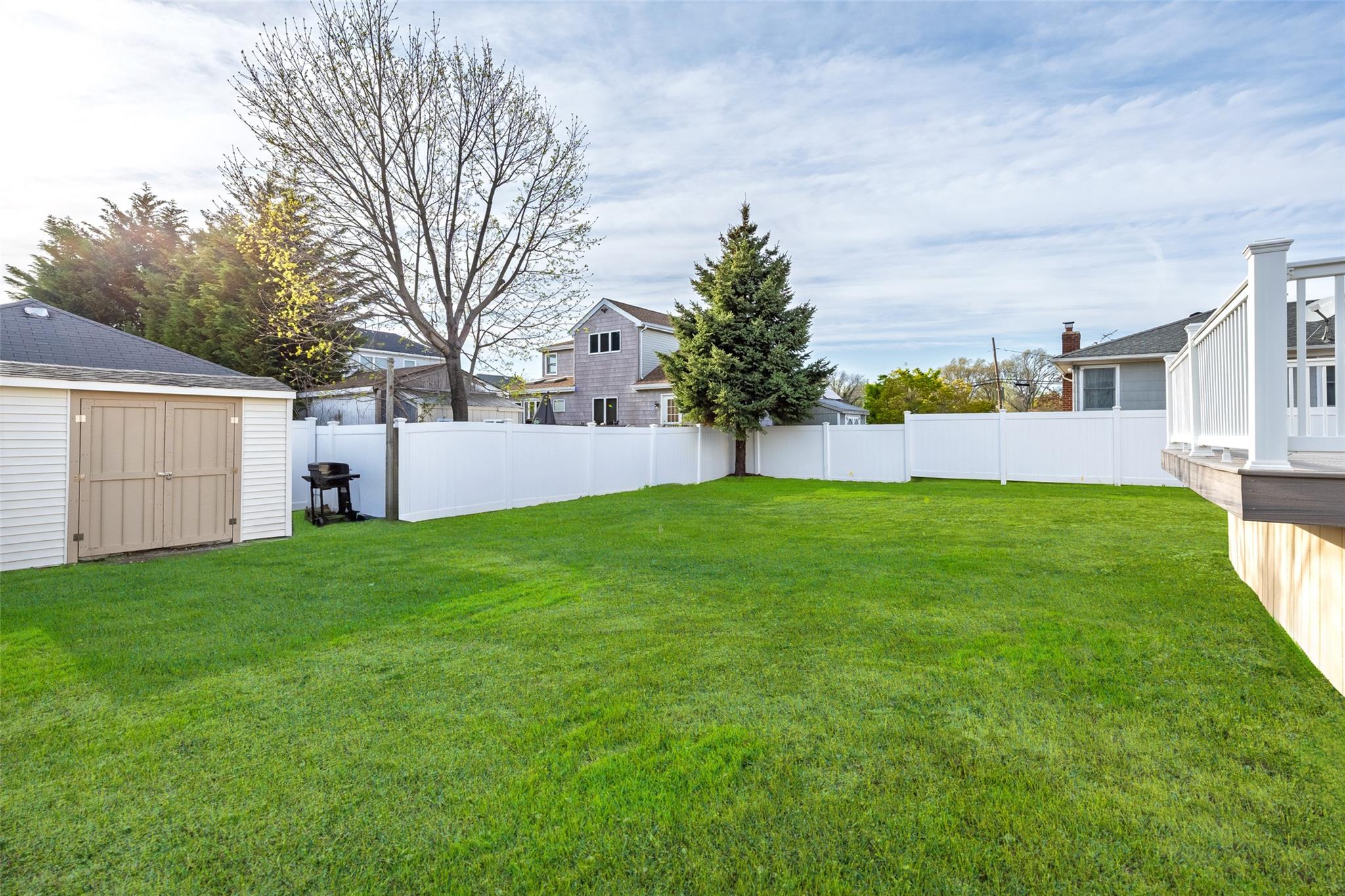 2464 Riverside Avenue Property Photo 4