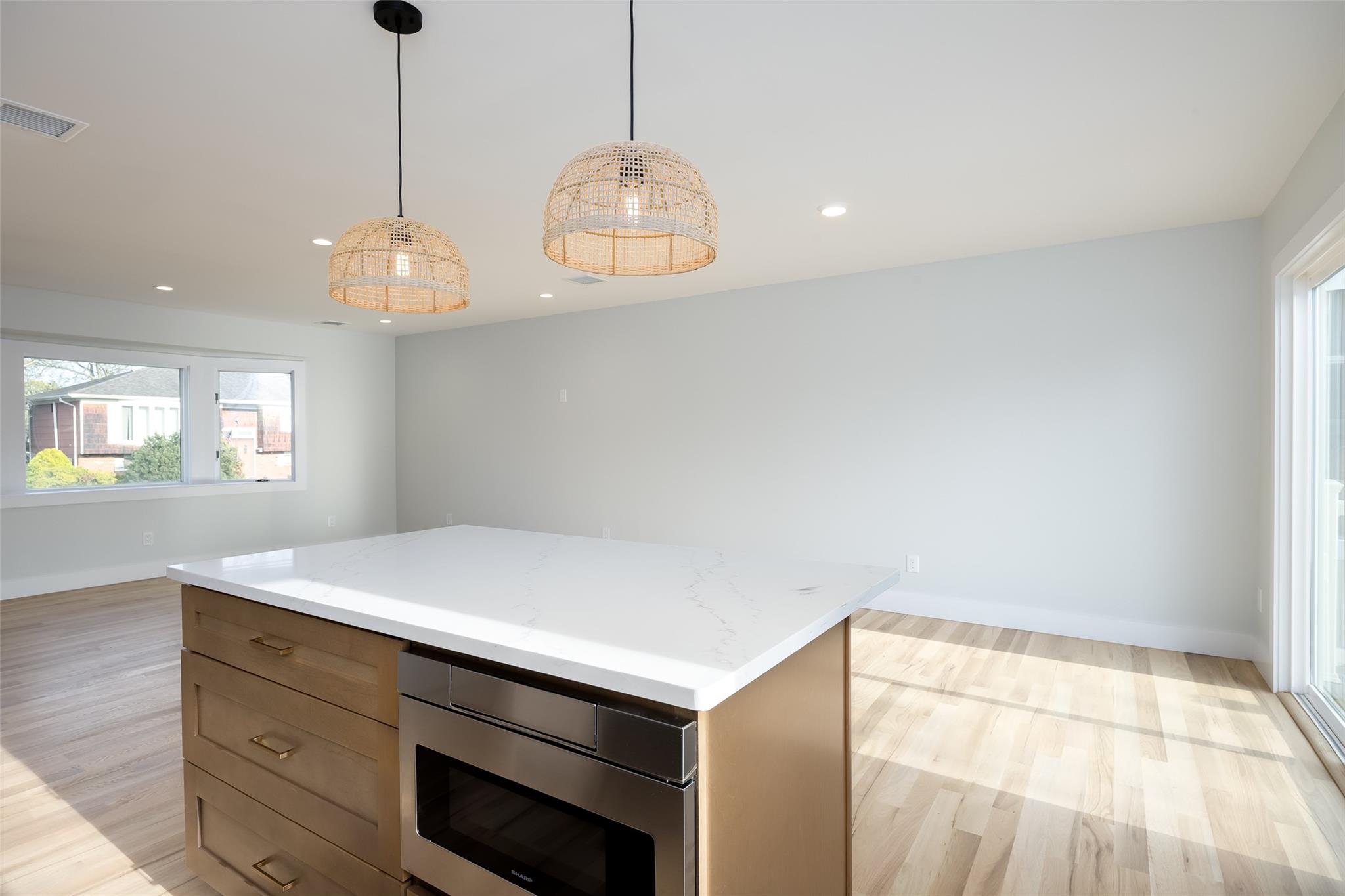 2464 Riverside Avenue Property Photo 15