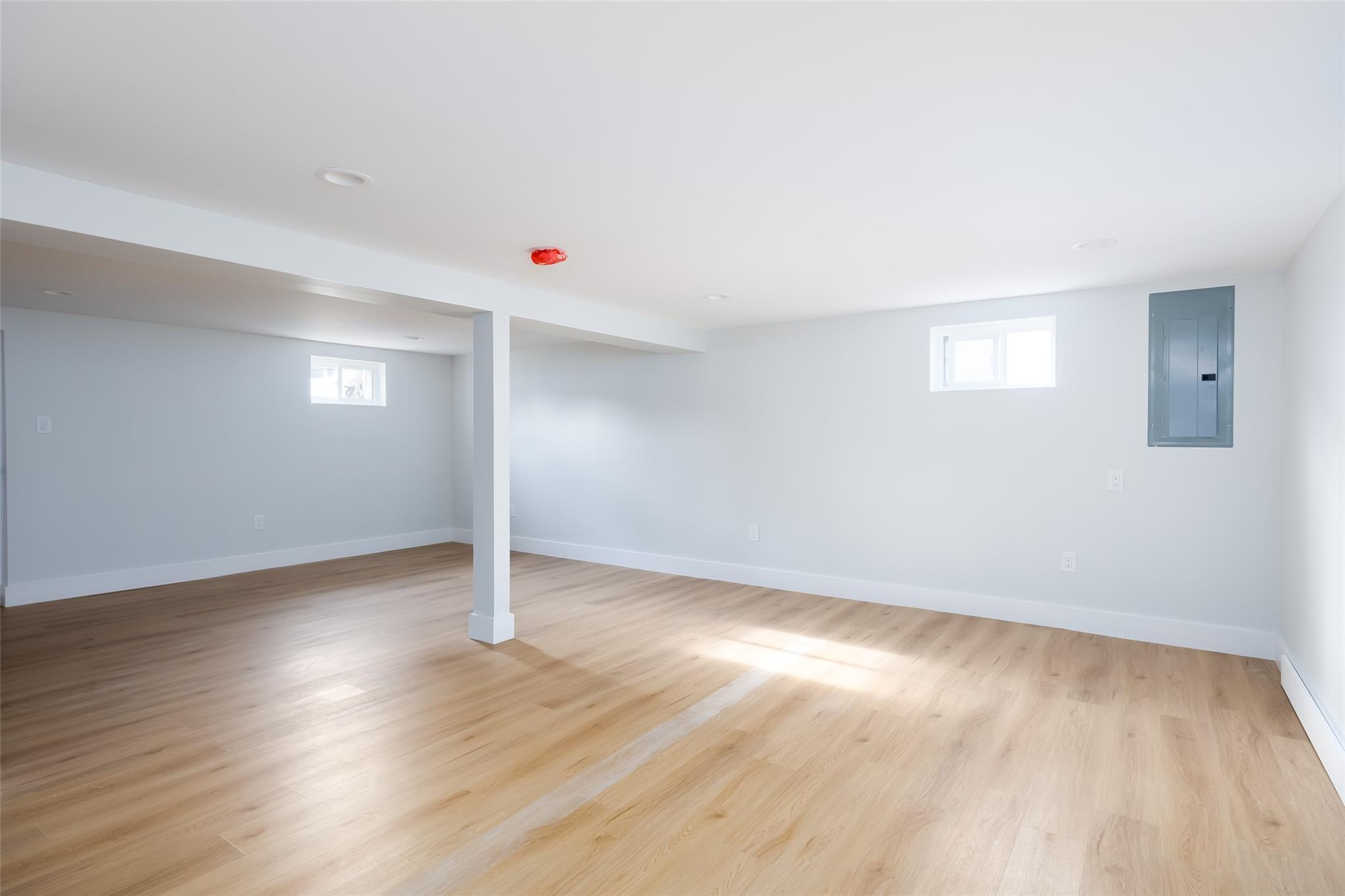 2464 Riverside Avenue Property Photo 27