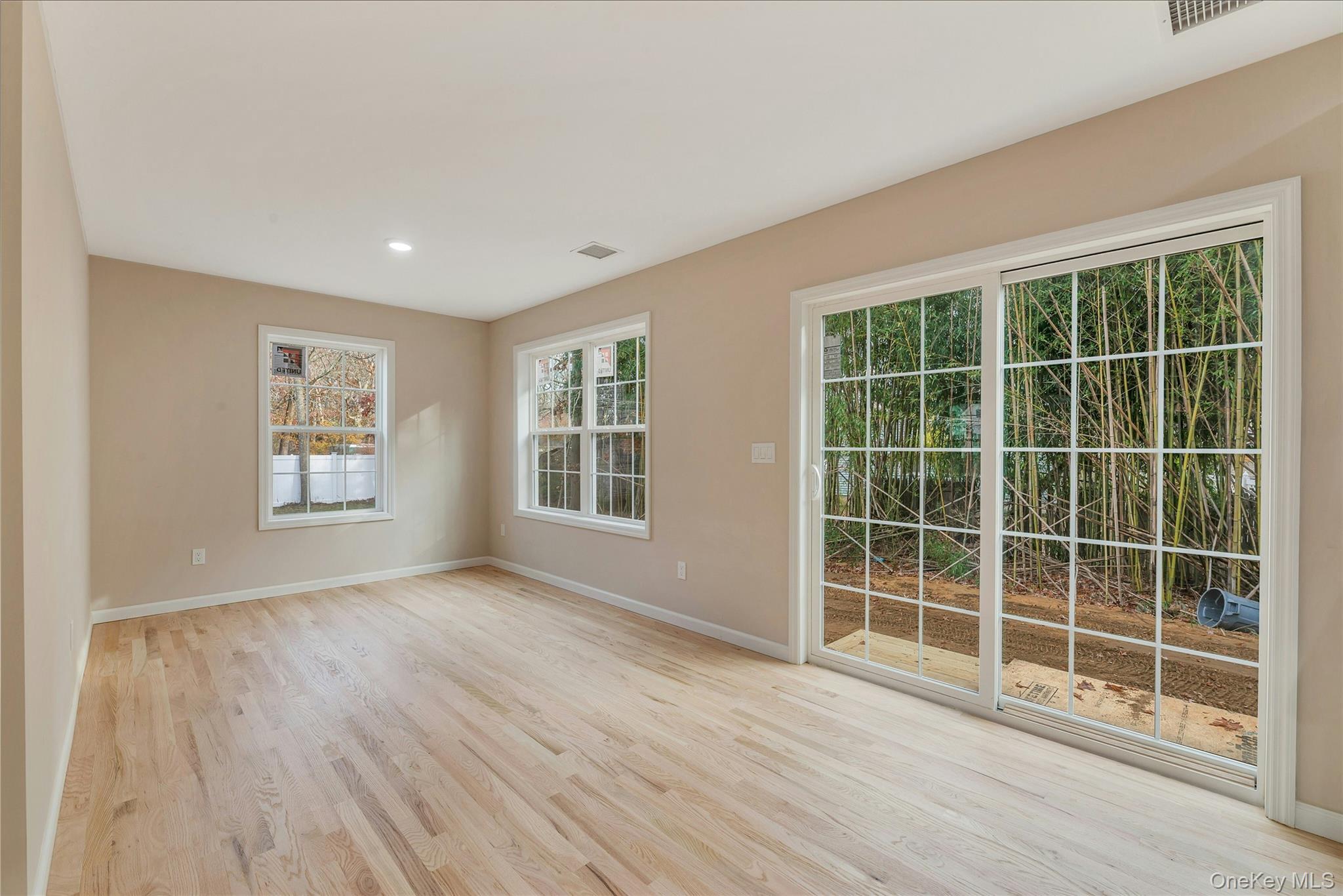 305 Commack Road Property Photo 6
