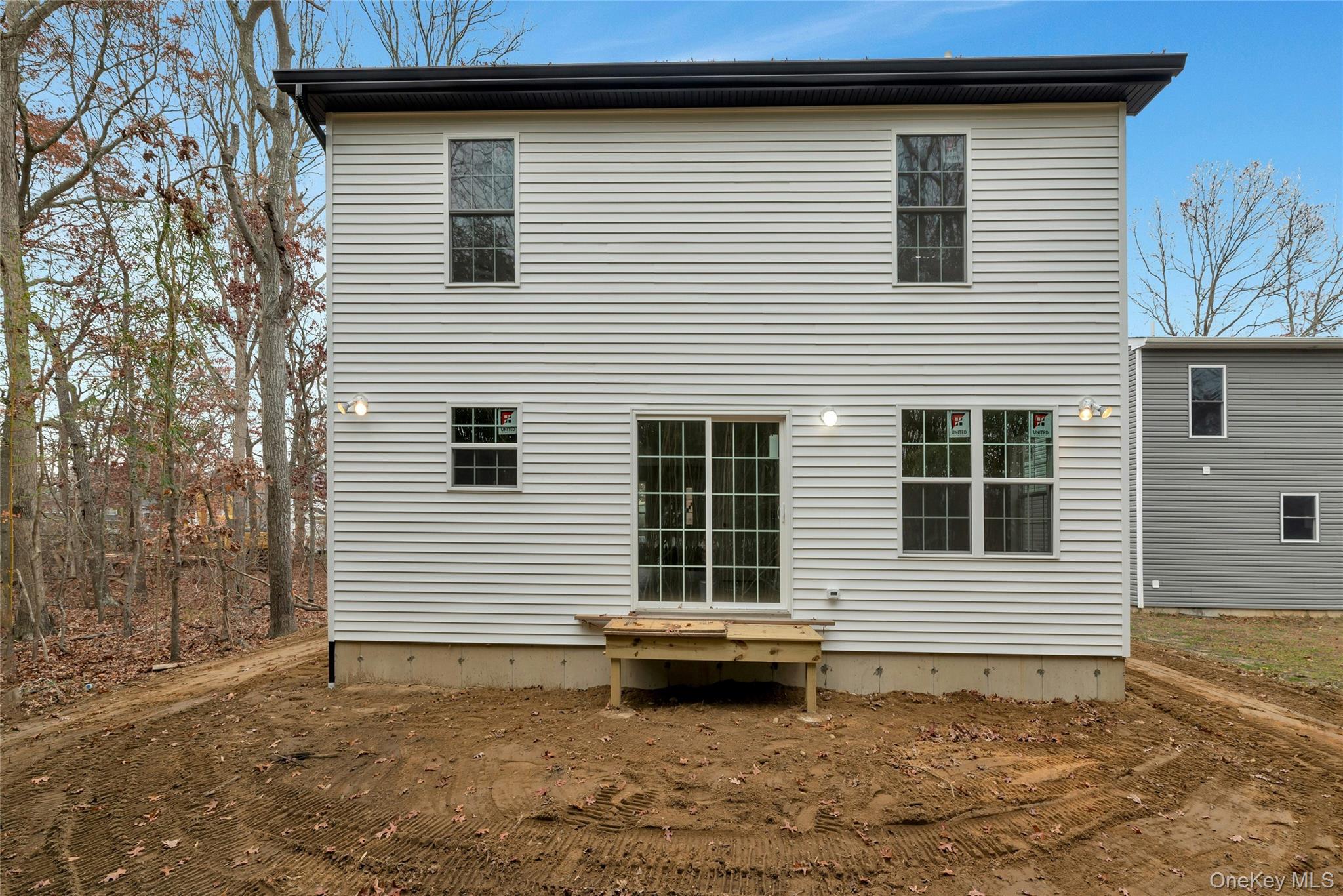 305 Commack Road Property Photo 15