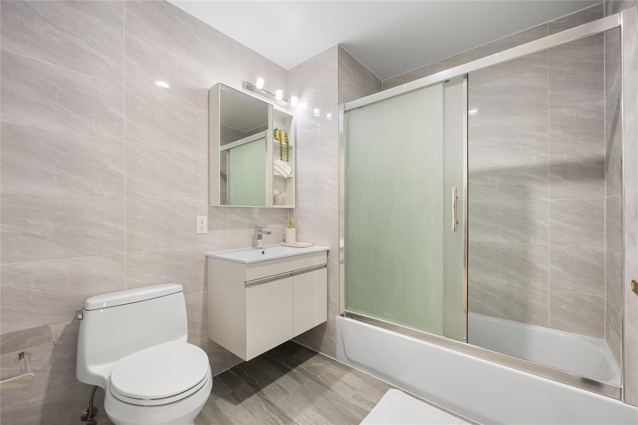 70-65 Queens Boulevard 3m Property Photo 8