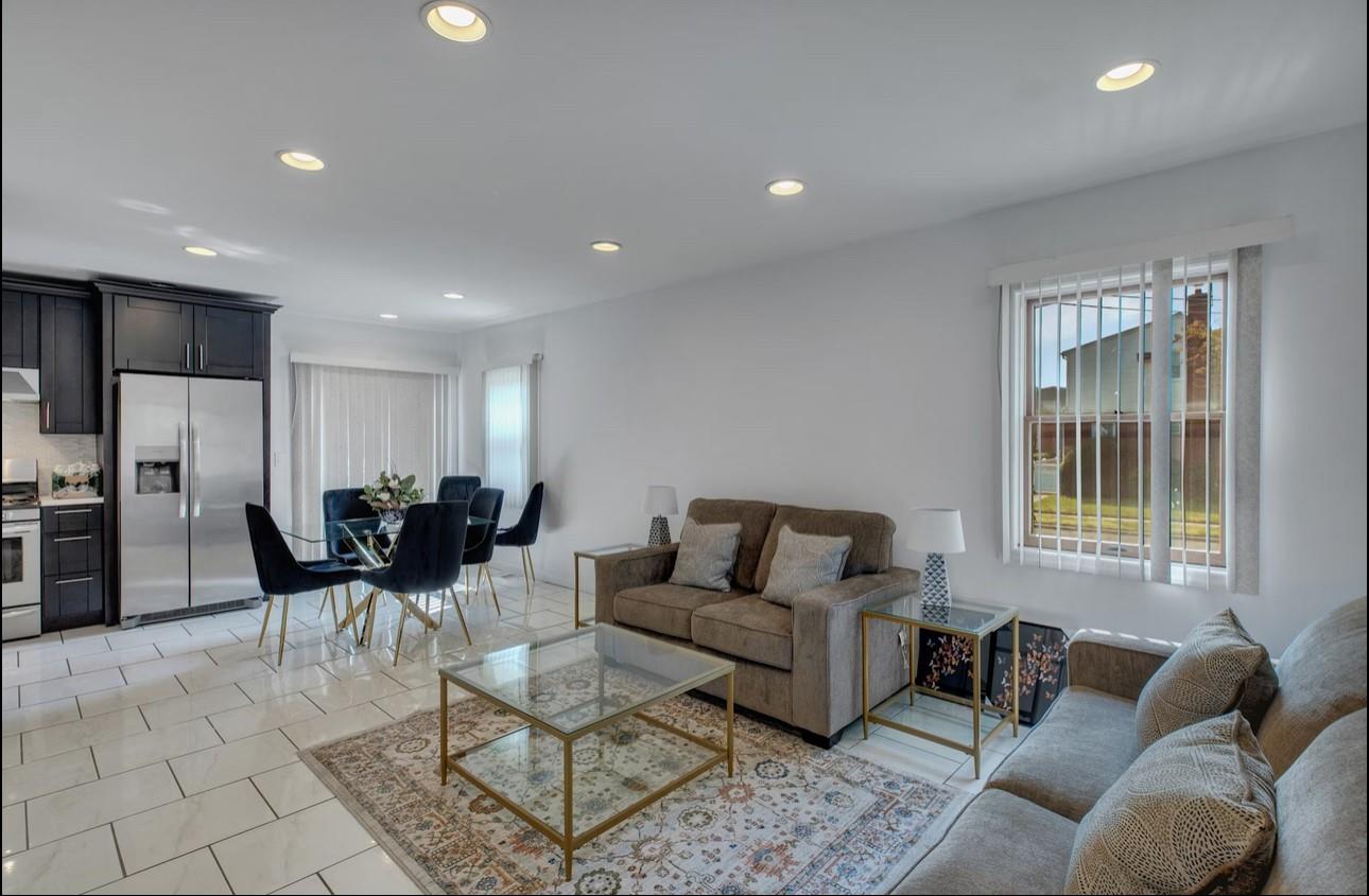 556 N 12 Street Property Photo 5