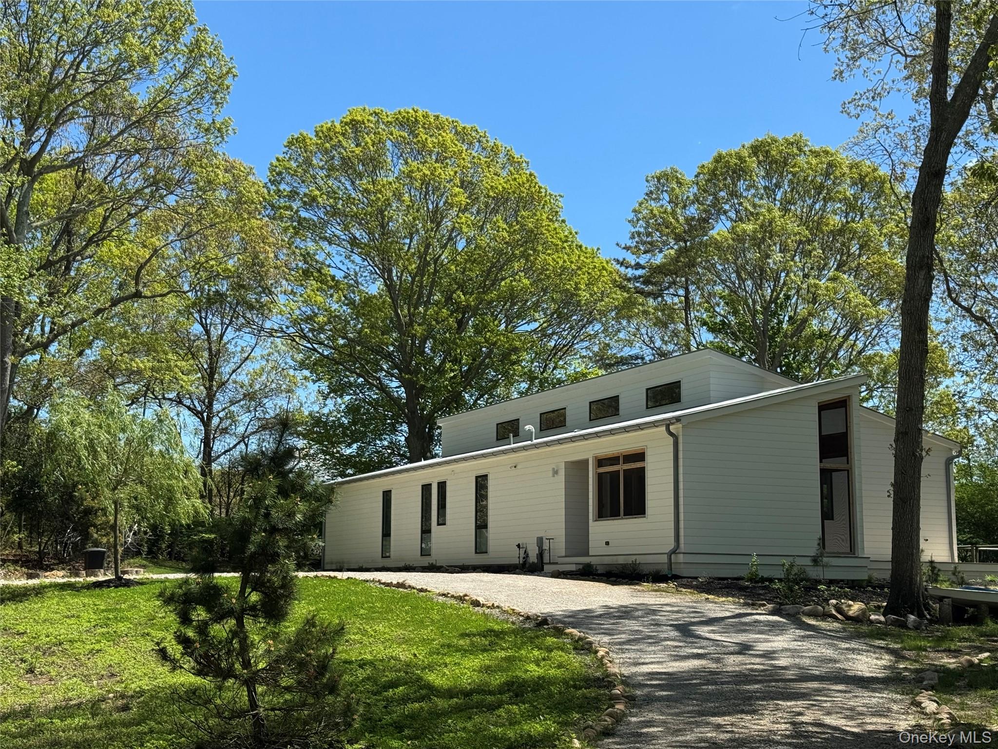 6710 Soundview Avenue Property Photo 1