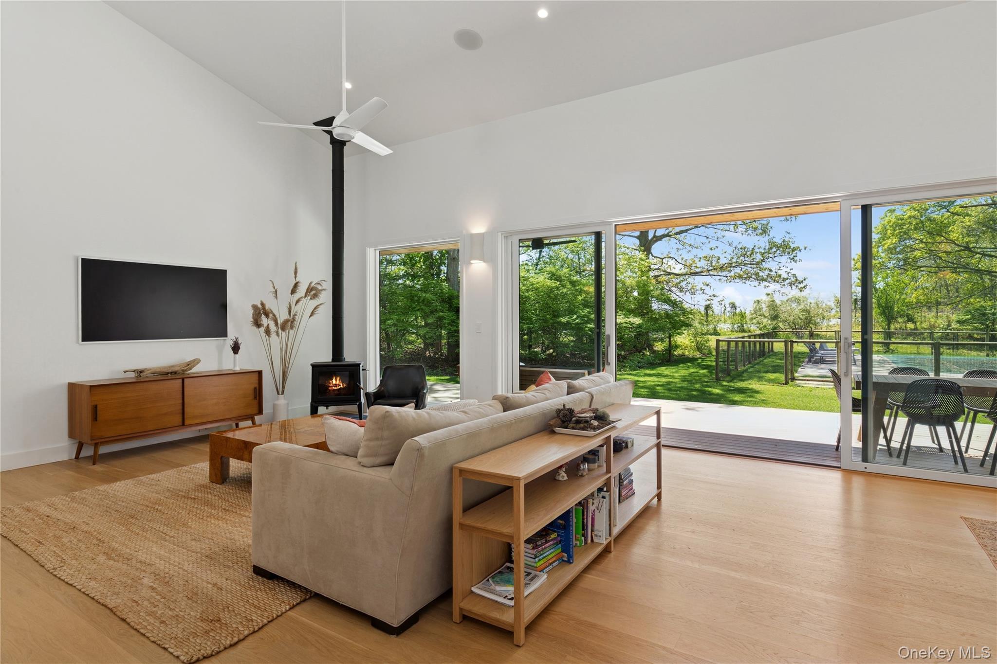 6710 Soundview Avenue Property Photo 12