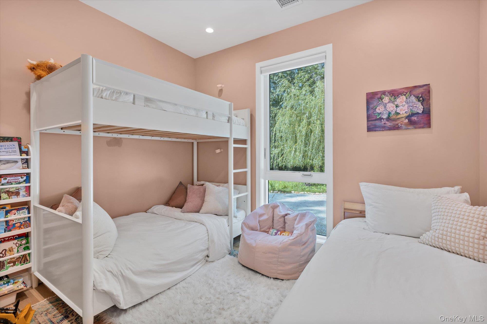 6710 Soundview Avenue Property Photo 16