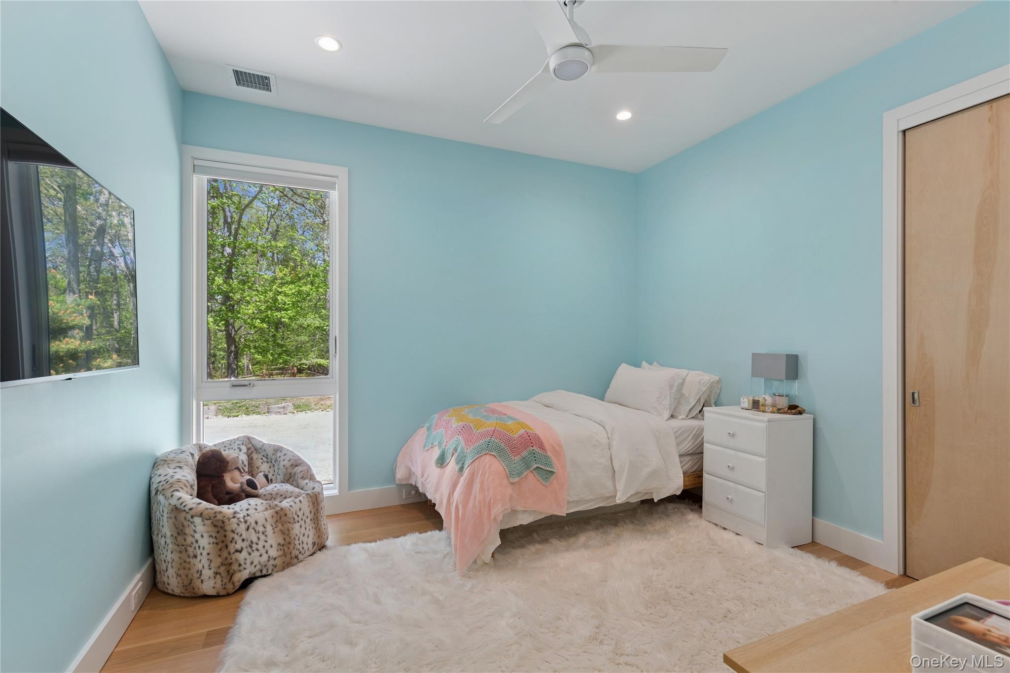 6710 Soundview Avenue Property Photo 17