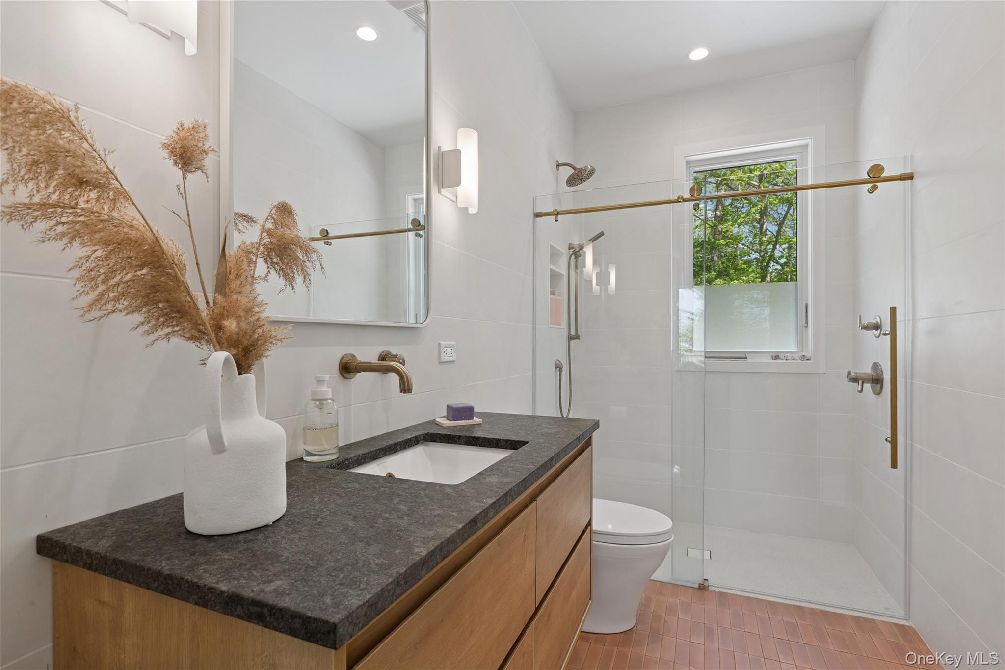 6710 Soundview Avenue Property Photo 18