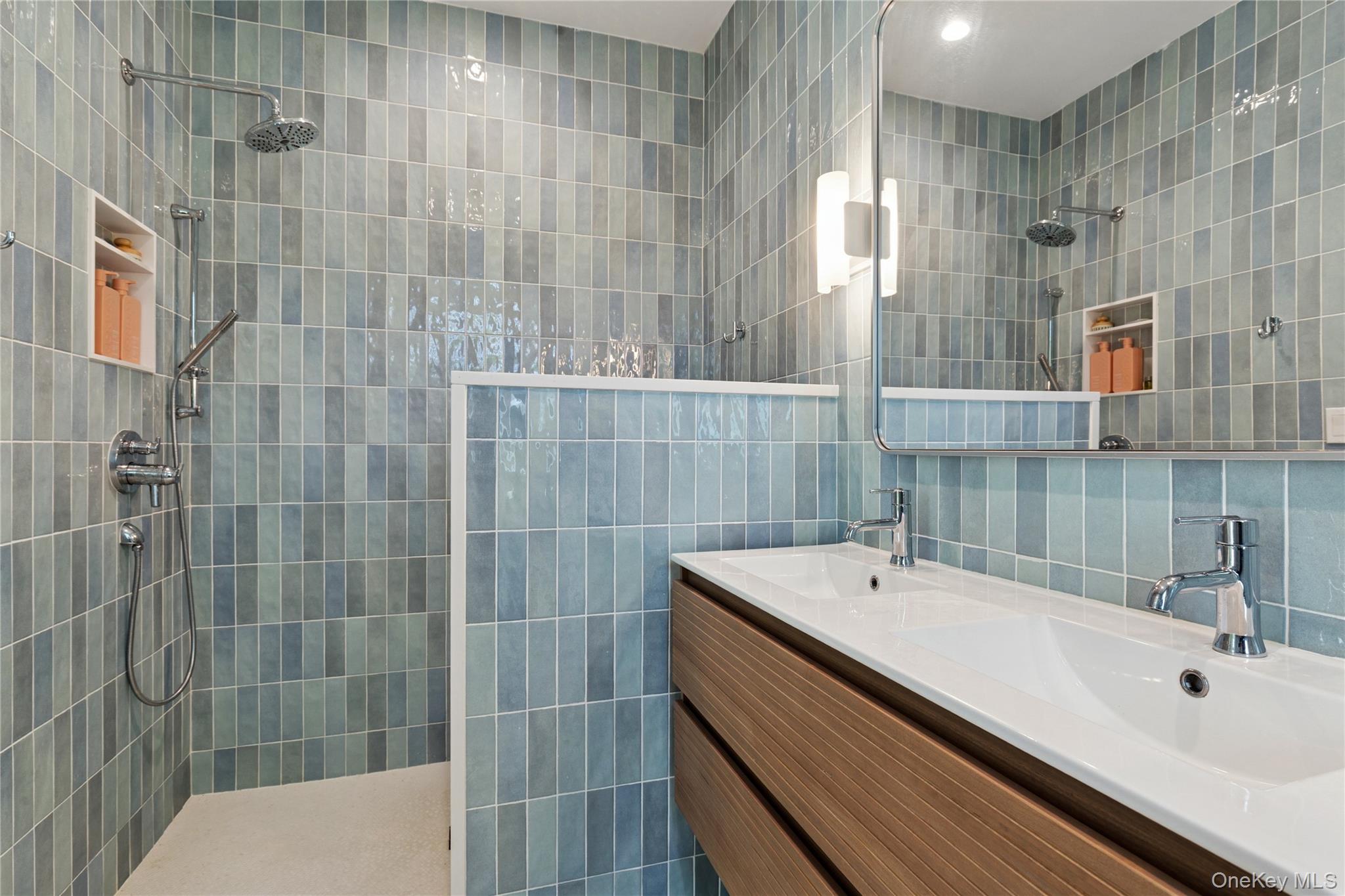 6710 Soundview Avenue Property Photo 24